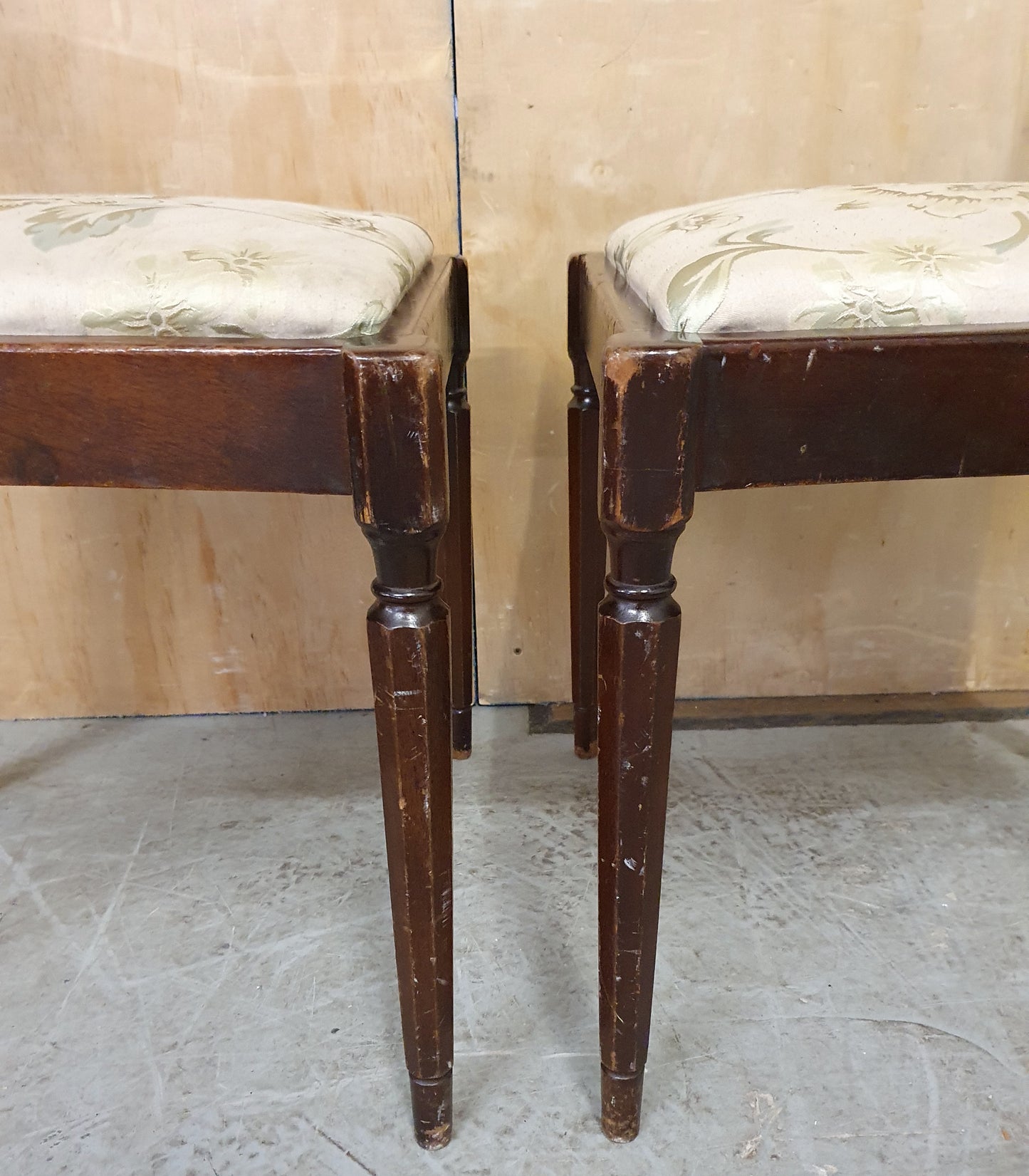 5 Matching Antique Mahogany Dining Chairs with Remavable Seats - 104146 / 104147 / 104148 / 104149 / 104150