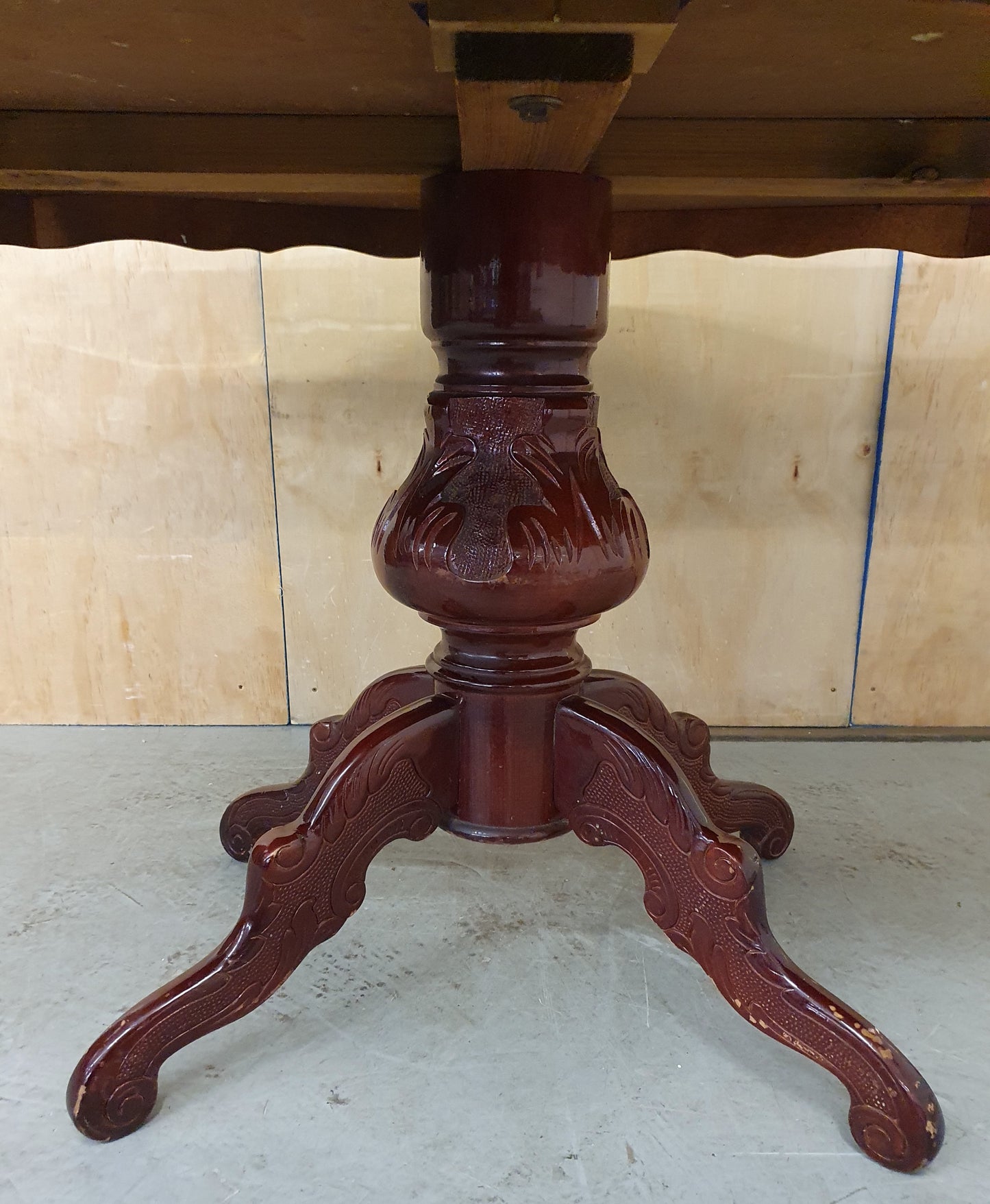 Large Dark Wood Vaneer Dining Table with Decorative Design Table Top - 103926