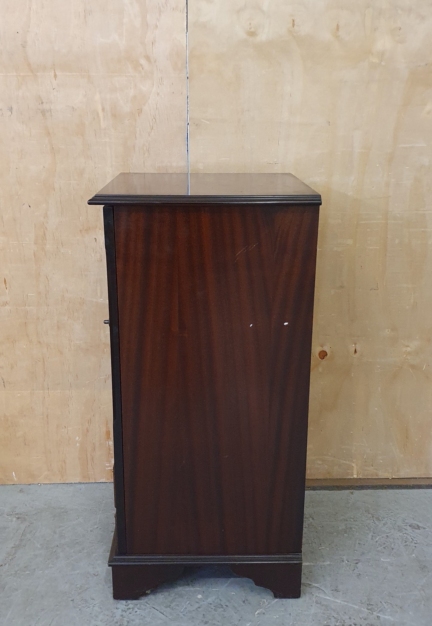 Mahogany Cabinet with Open Top Lid - 104420