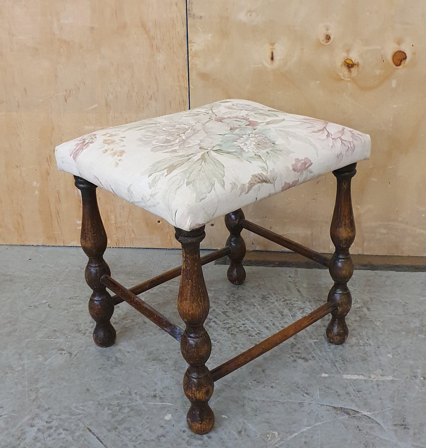 Small Mahogany Frame Foot Stool with Floral Fabric Seat Cover - EL104483