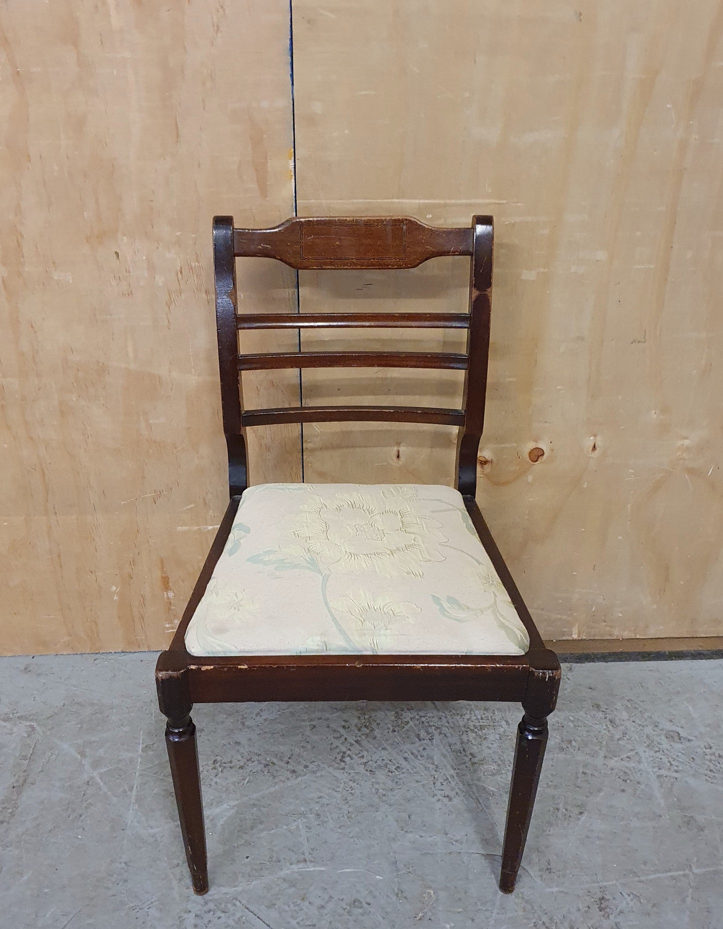 5 Matching Antique Mahogany Dining Chairs with Remavable Seats - 104146 / 104147 / 104148 / 104149 / 104150
