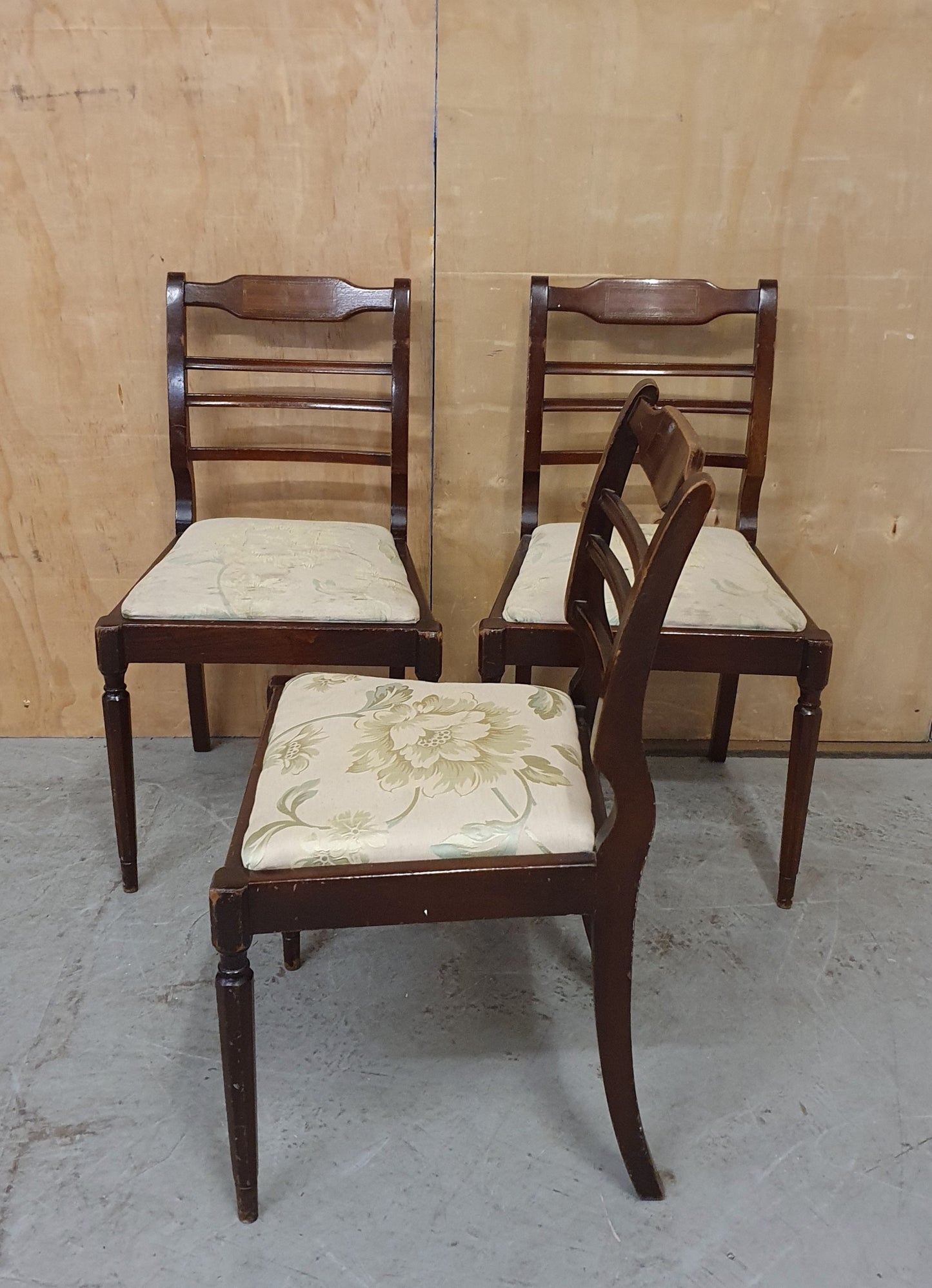 5 Matching Antique Mahogany Dining Chairs with Remavable Seats - 104146 / 104147 / 104148 / 104149 / 104150