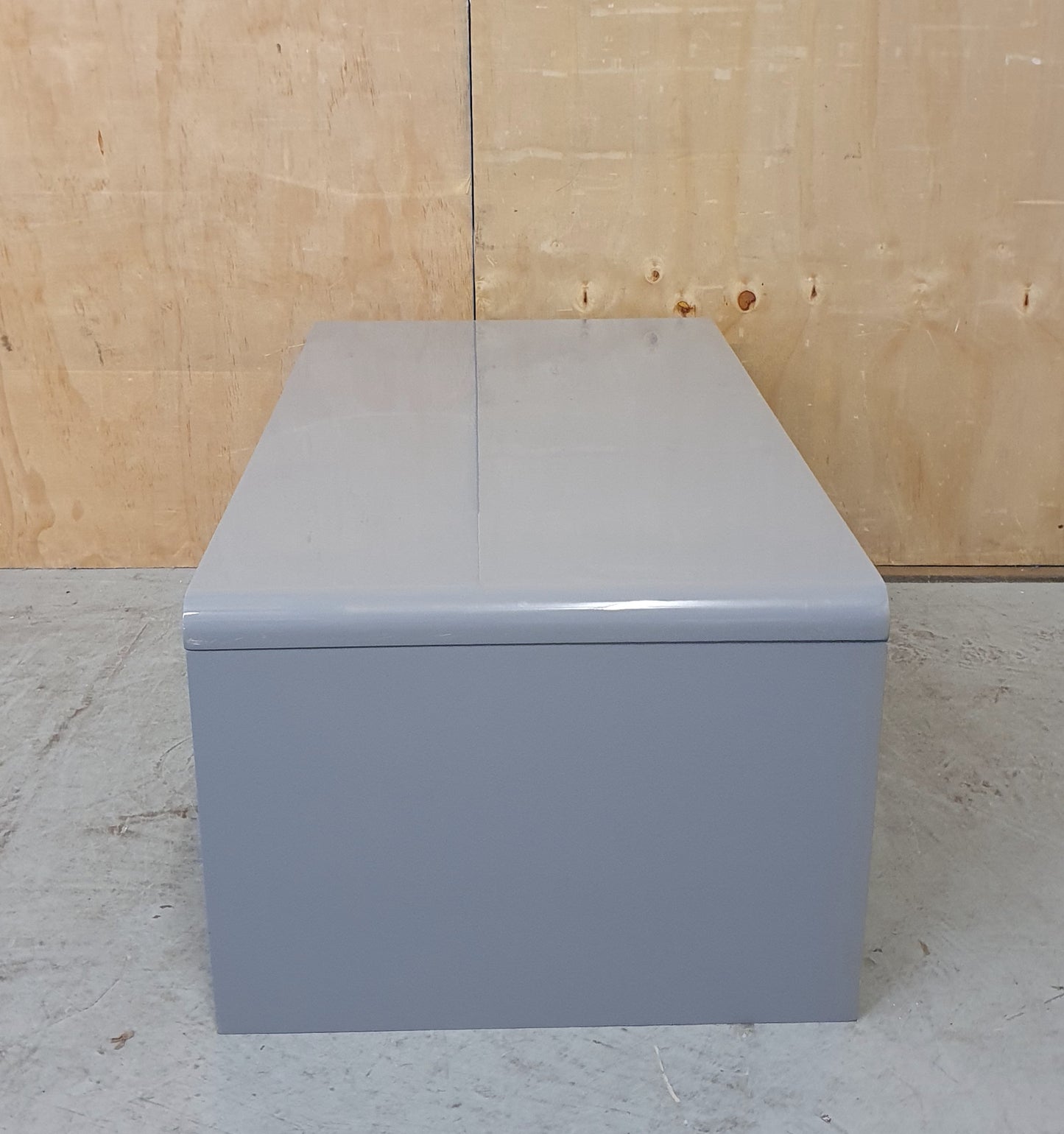 Large Curved Grey High Gloss Modern Coffee Table - 104046