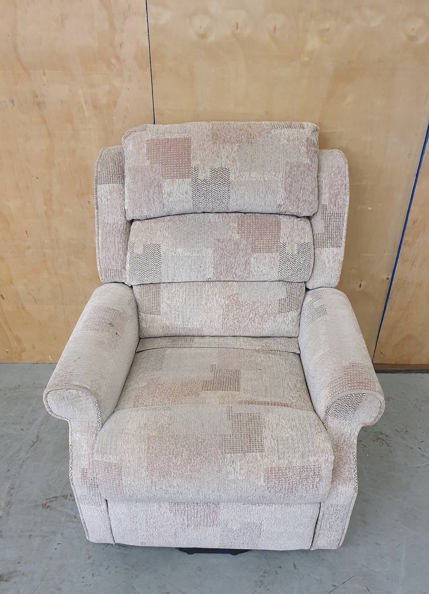 ELITE CARE Dual Motor Electric Riser and Recliner Armchair - 104184