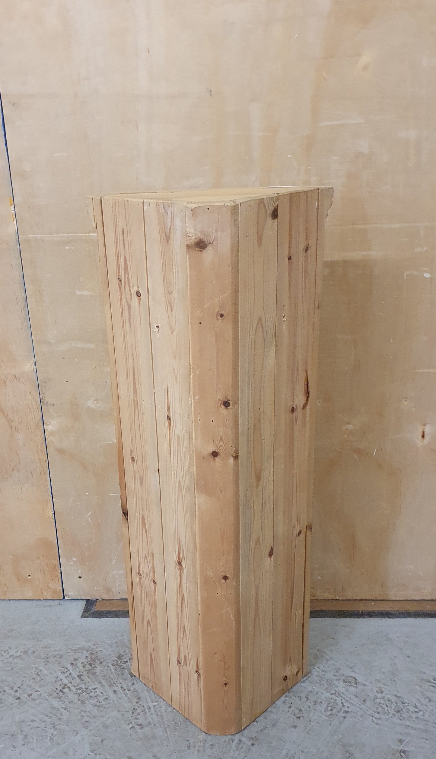 Small Wooden Corner Shelving Unit - 104011