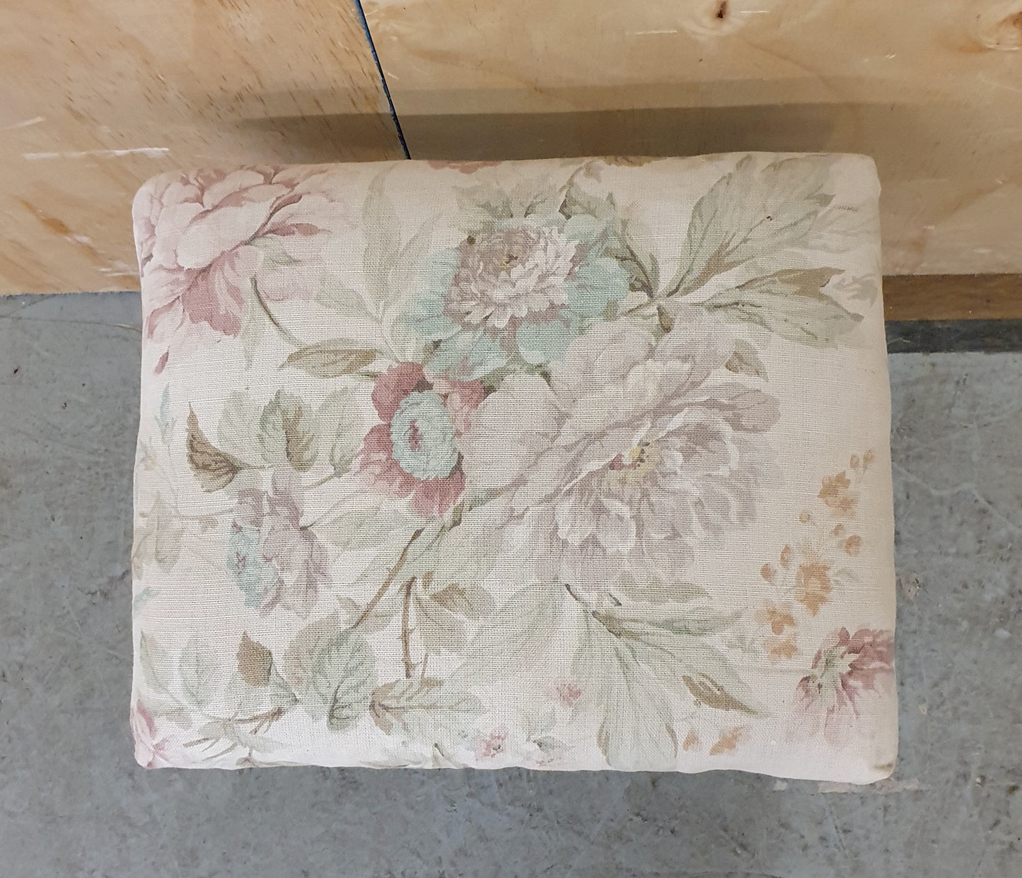 Small Mahogany Frame Foot Stool with Floral Fabric Seat Cover - EL104483