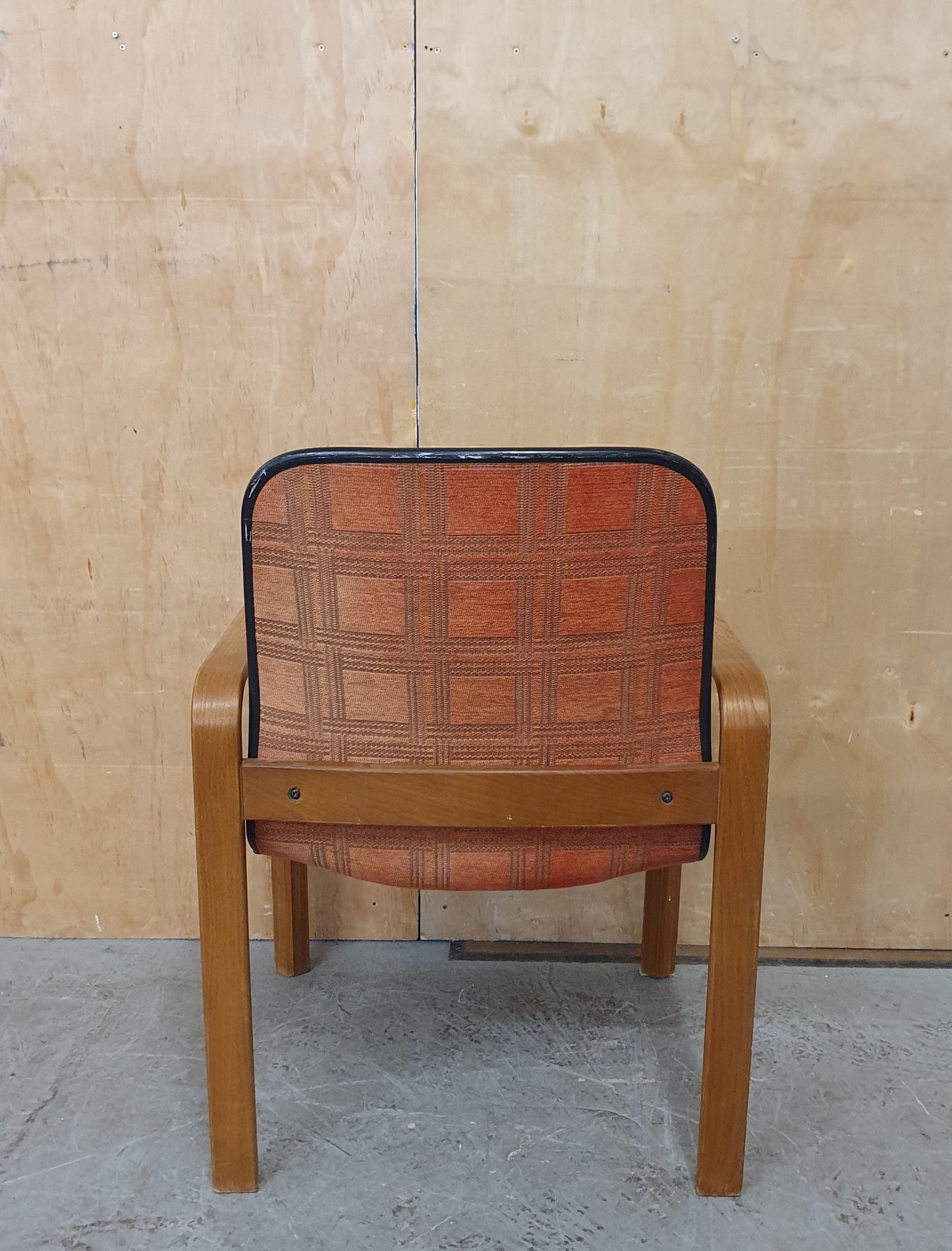 Single Classic Easy Chair with Wood Frame - 104813