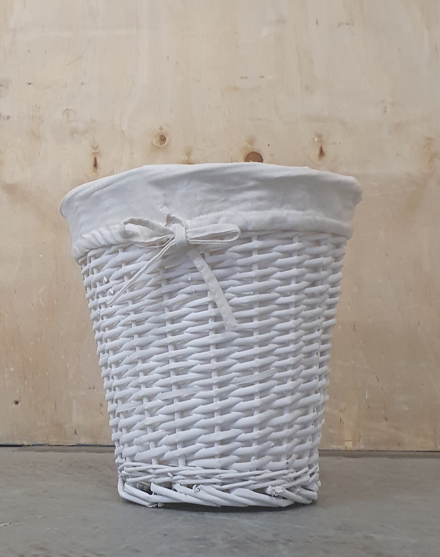 Small White Wicker Waste Basket with Removable Canvas Lining - EL104468