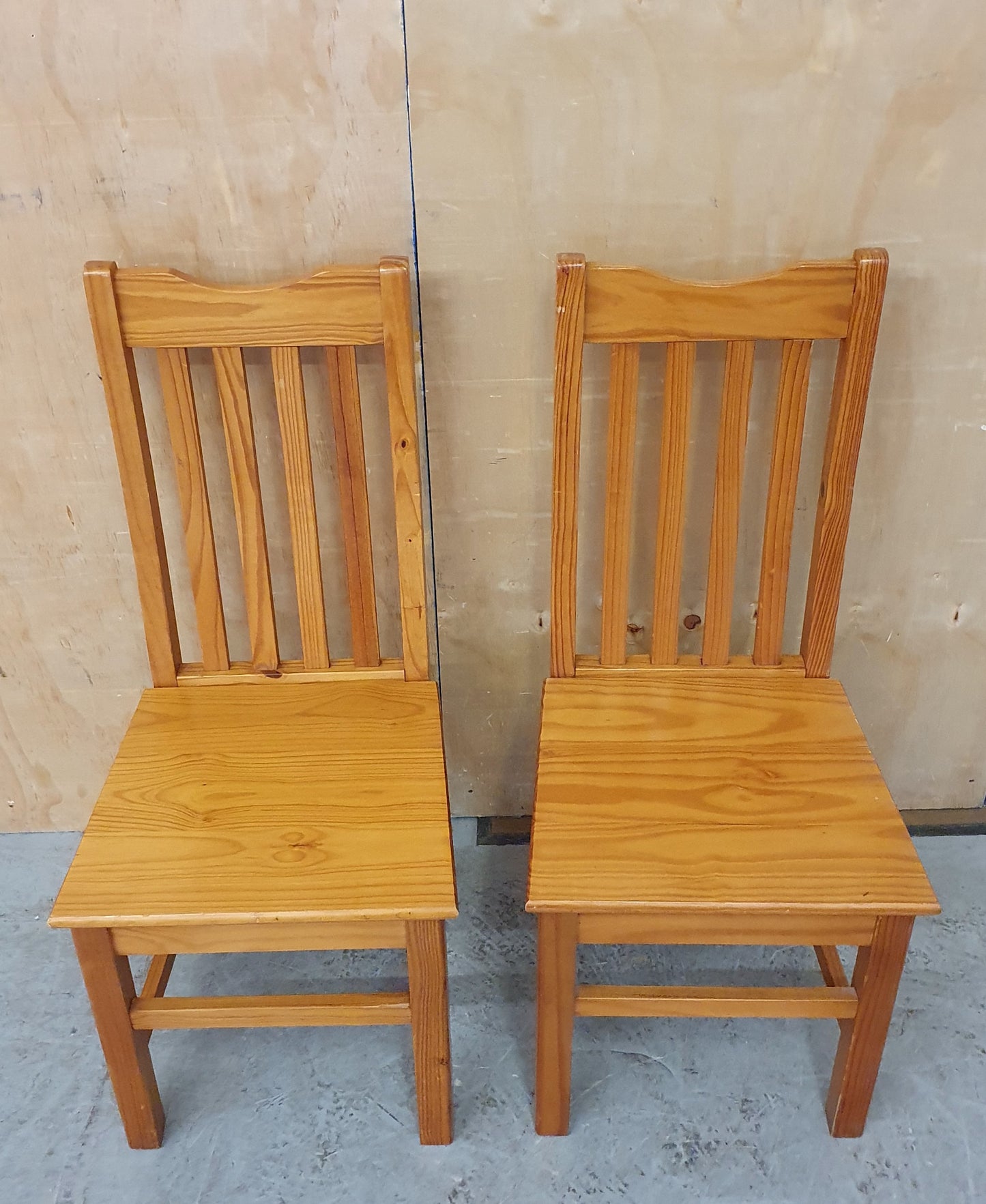 2 Matching Pine Dining Chairs - EL104391 / EL104392