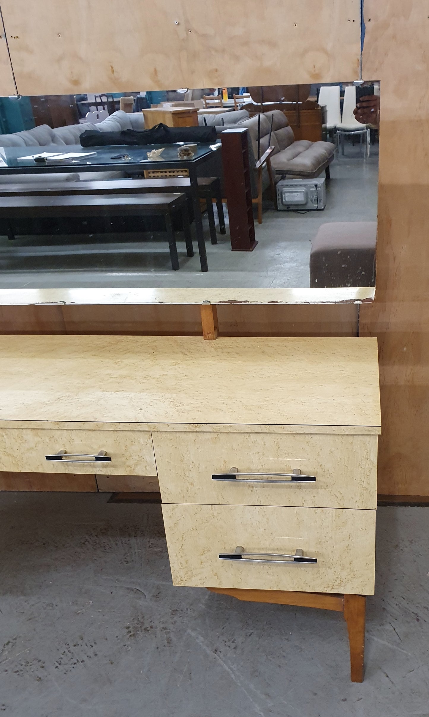 Vintage Wood Vaneer Beige Colour Dressing Table with Mirror - 103478