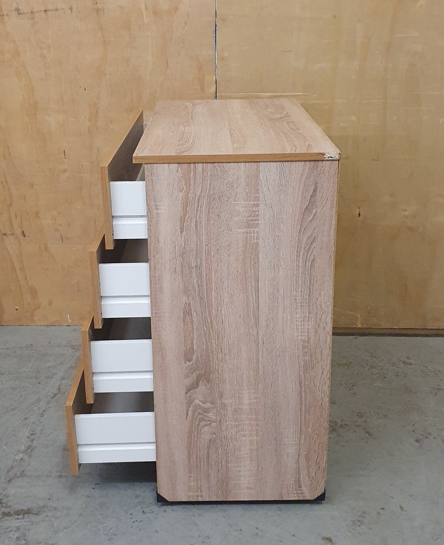 4 Drawer Wood Chest of Drawers - EL104530