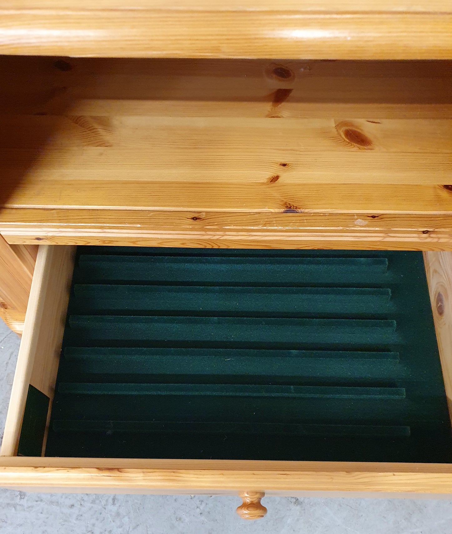 DUCAL Pine Corner TV Stand with Green Velvet Lined Drawer and Central Shelf - EL104071