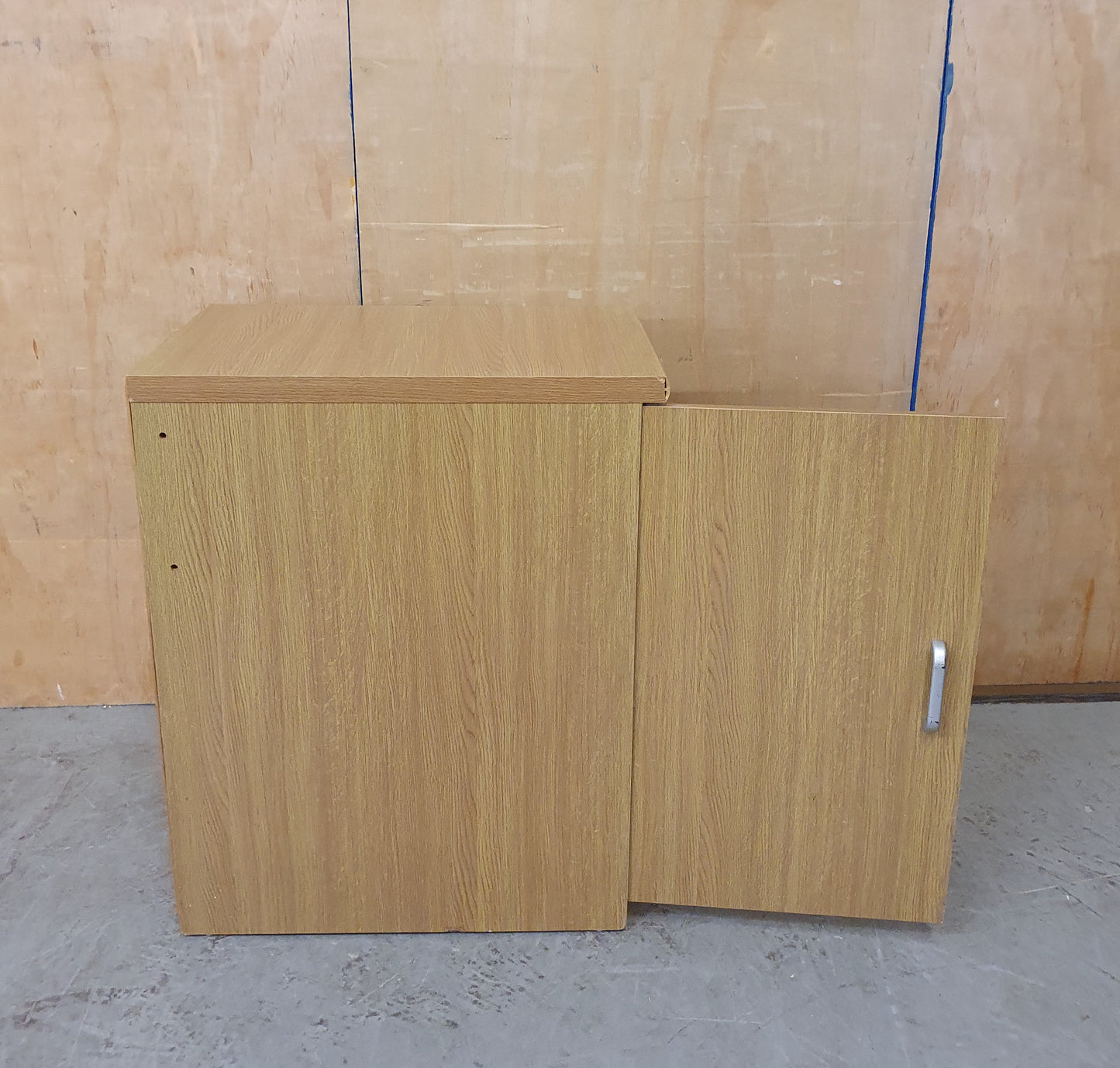 Single Door Wood Cabinet with 1 Internal Shelf - EL104372