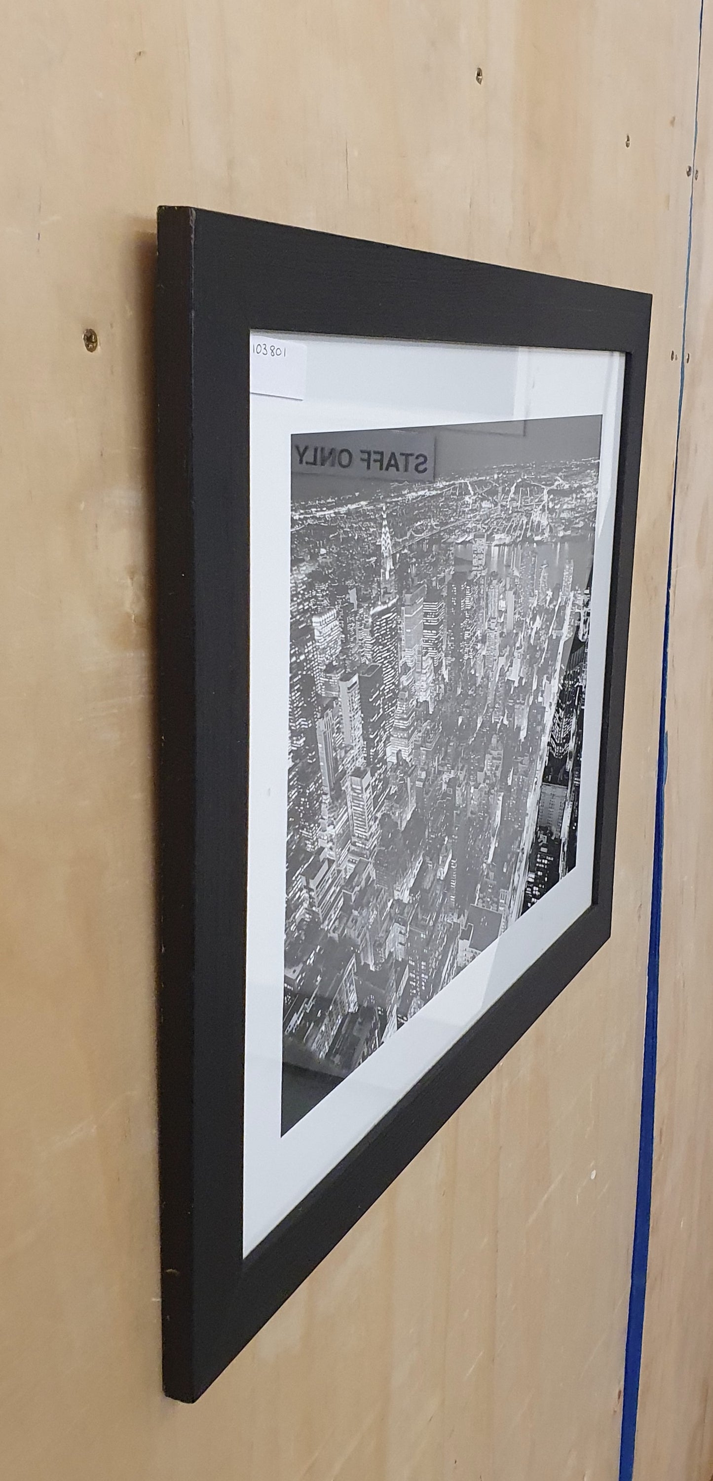 NEW YORK Black and White Photography Art in Black Wood Frame - 103801
