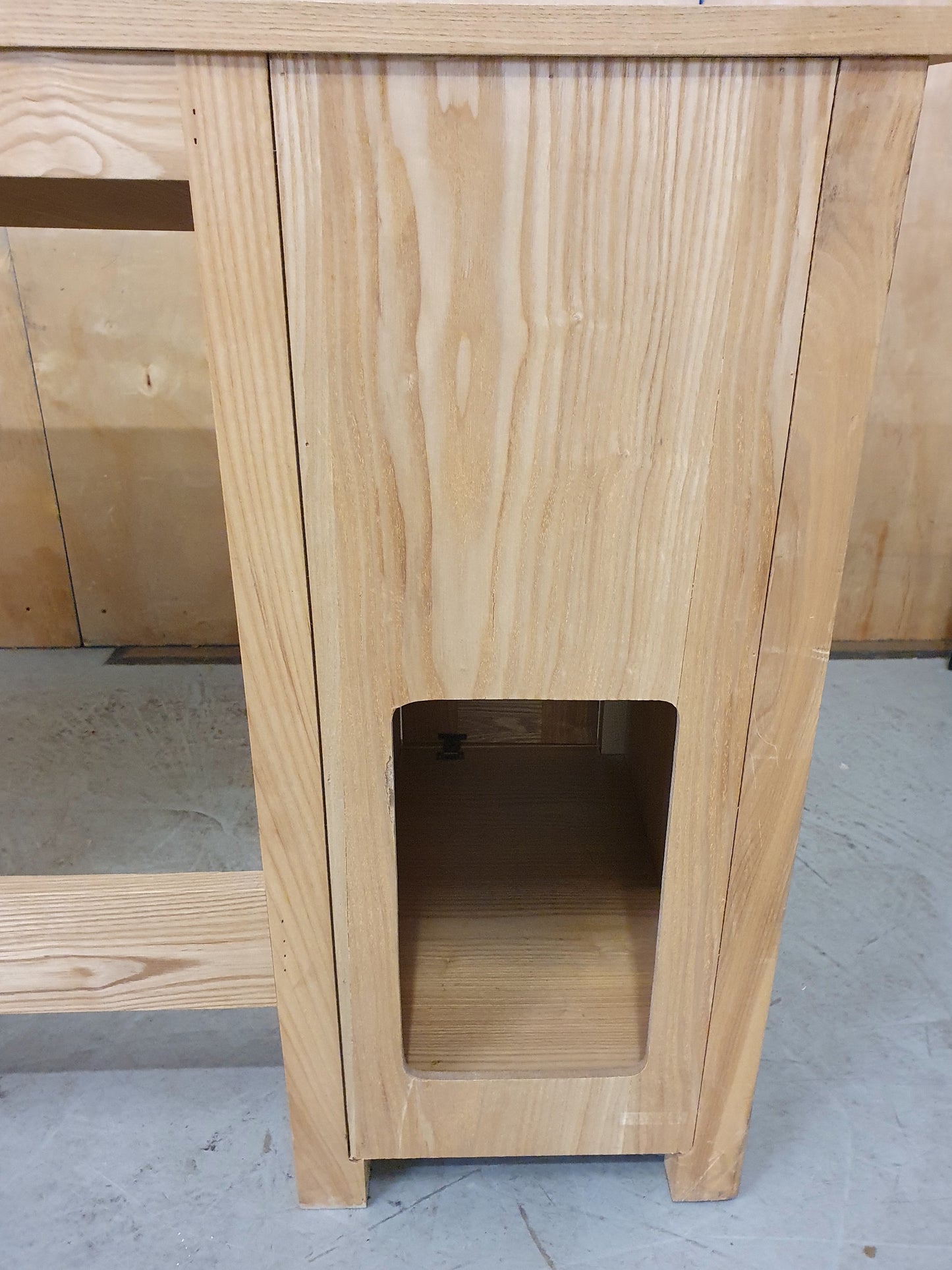 Large Solid Wood Desk with Pull Out Mid Section 1 Drawer and 2 Doors - 103860