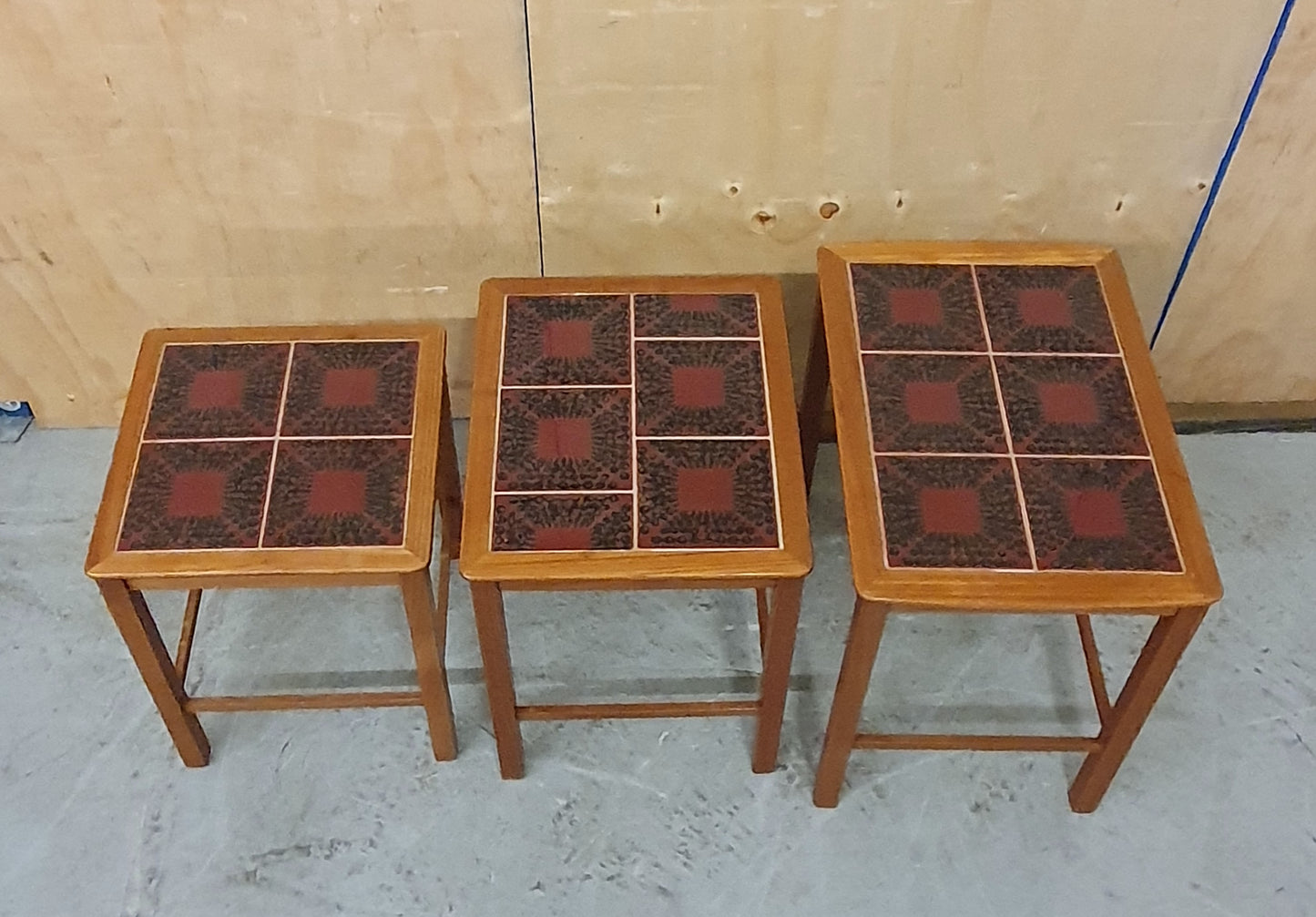 Mid Century Design Nest of Tables - EL104219
