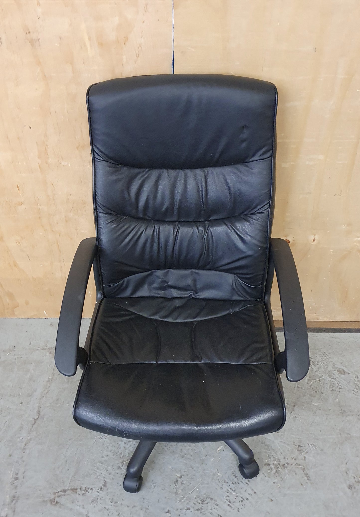 Black Leather Office Chair with Chrome Frame - EL104440