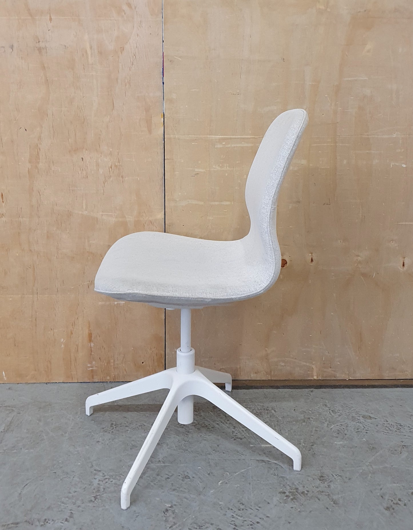 IKEA LÅNGFJÄLL Off White Fabric Office Chair - 104343
