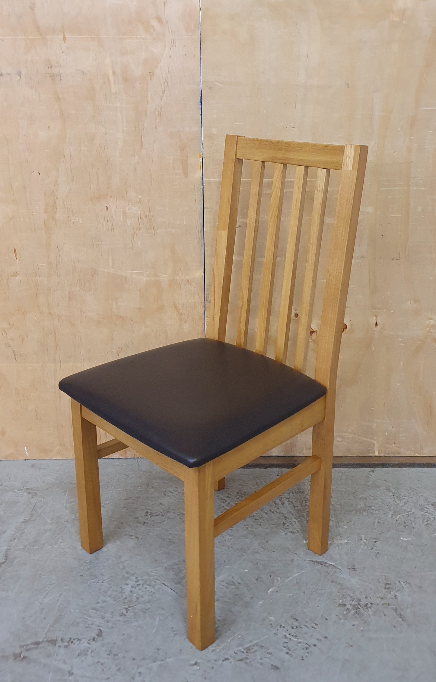 Single Oak Framed Dining Chair with Brown Faux Leather Seat - EL104366
