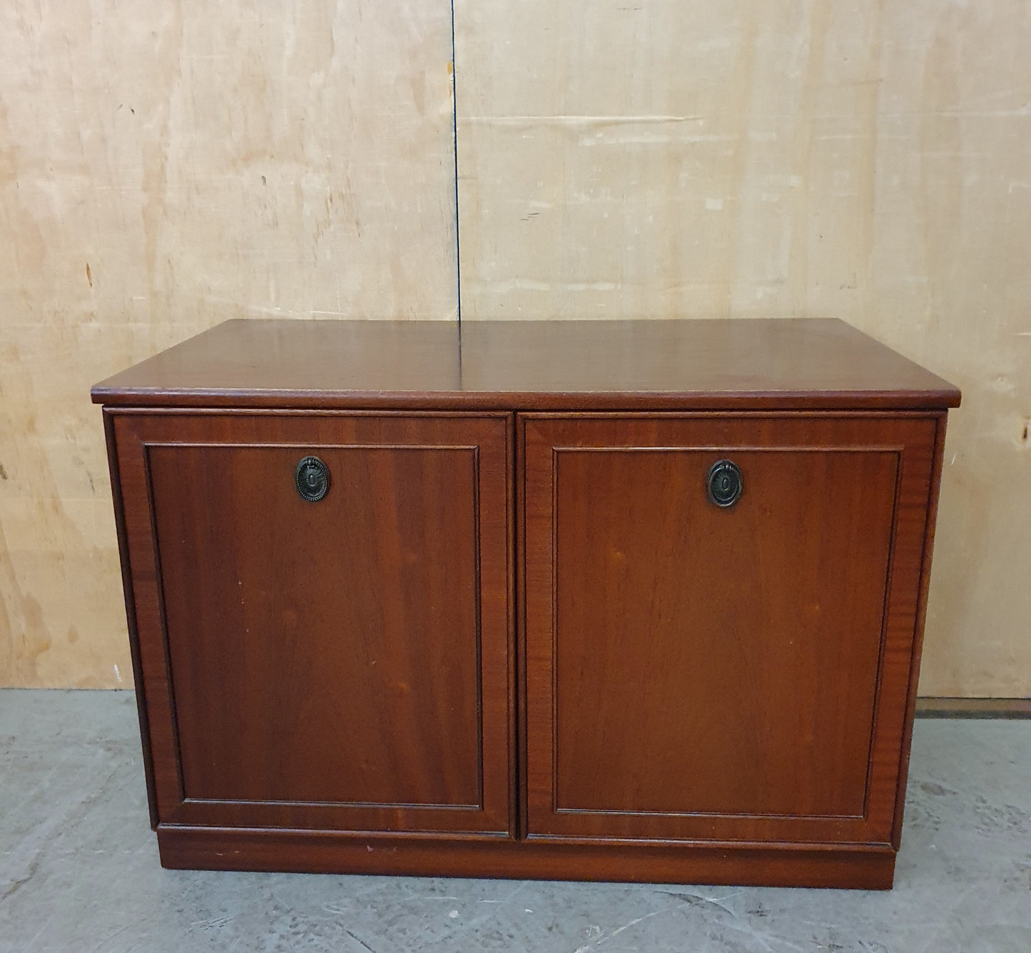 2 Door Wood Cabinet with 1 Internal Shelf - EL104470