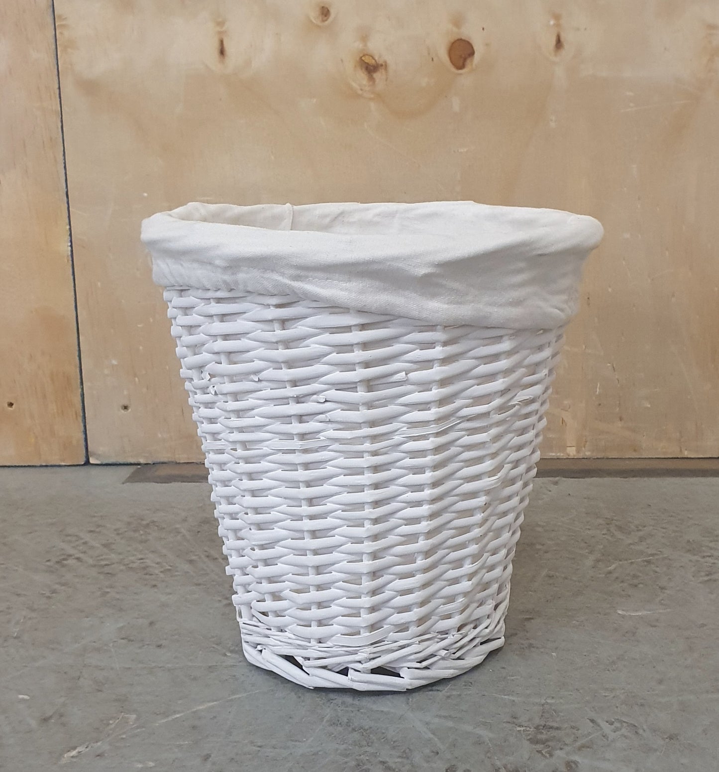 Small White Wicker Waste Basket with Removable Canvas Lining - EL104468