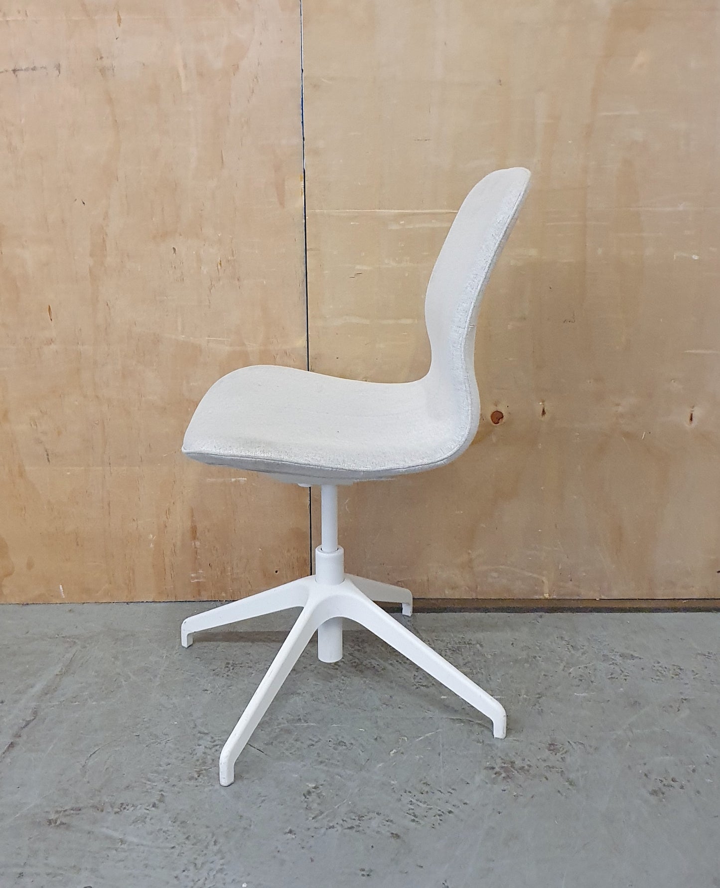 IKEA LÅNGFJÄLL Off White Fabric Office Chair - 104344