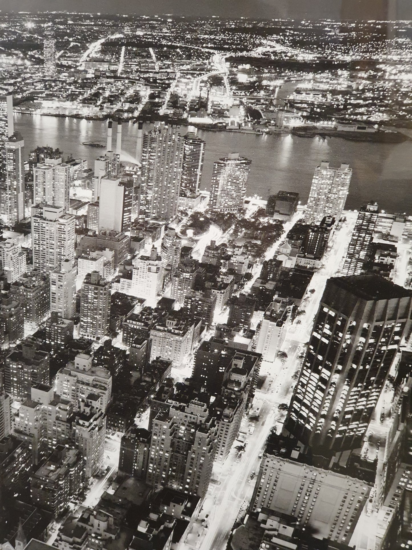 NEW YORK Black and White Photography Art in Black Wood Frame - 103801
