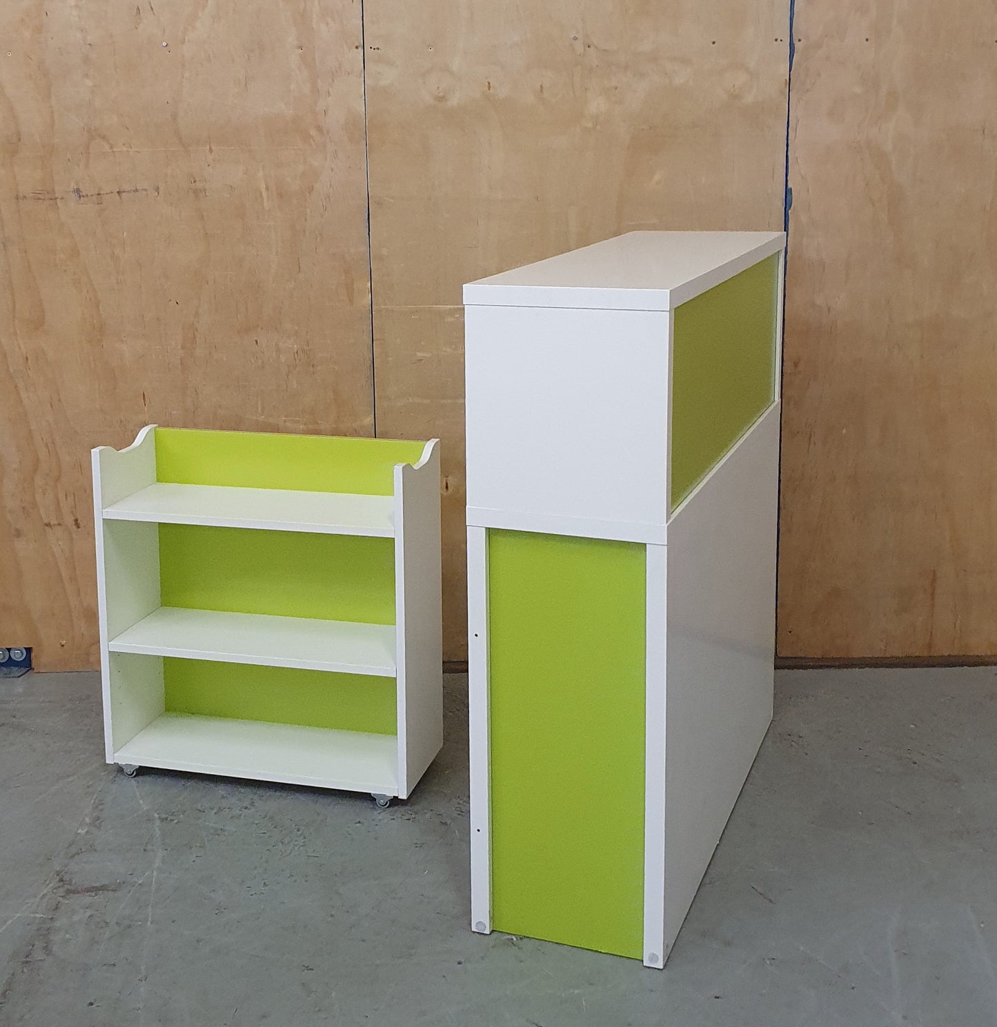 White and Lime Green Wodden Storage Unit with Pull-Out Drawer - EL104357