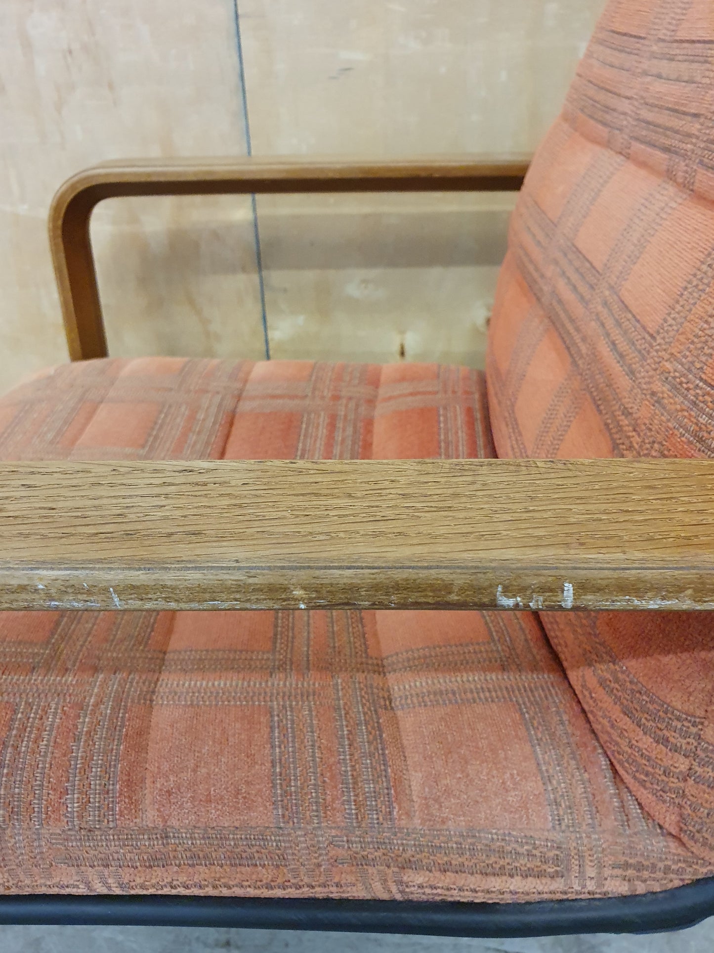 Single Classic Easy Chair with Wood Frame - 104813