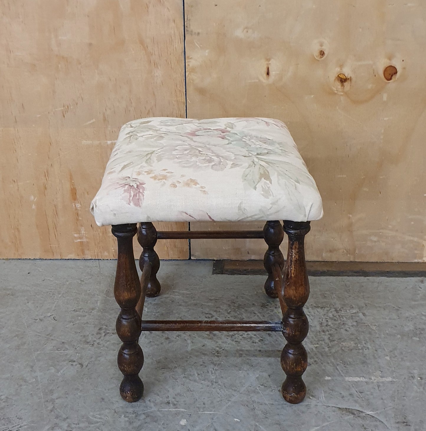 Small Mahogany Frame Foot Stool with Floral Fabric Seat Cover - EL104483