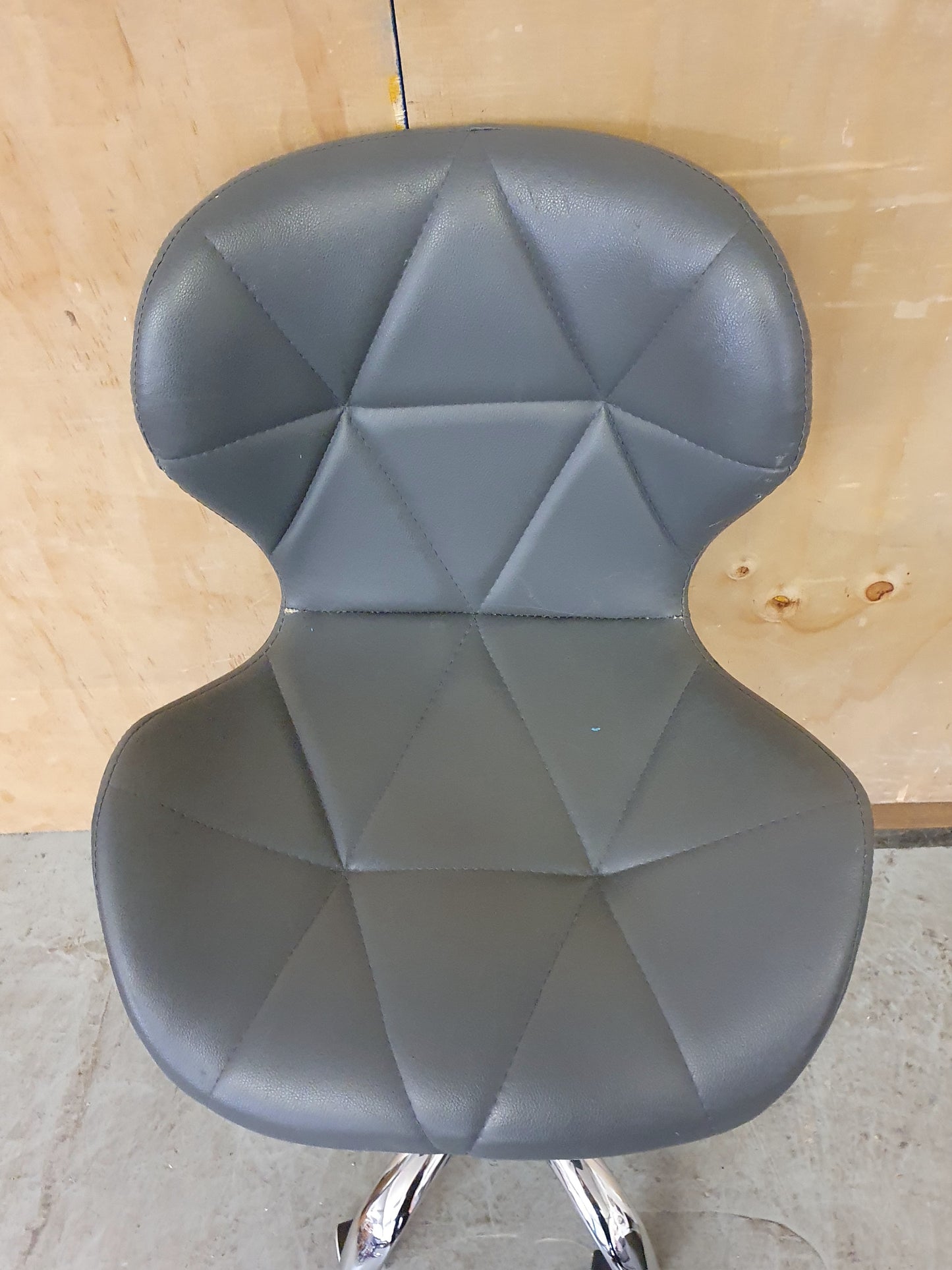 Small Grey Padded Office Chair with Chrome Base - 104121