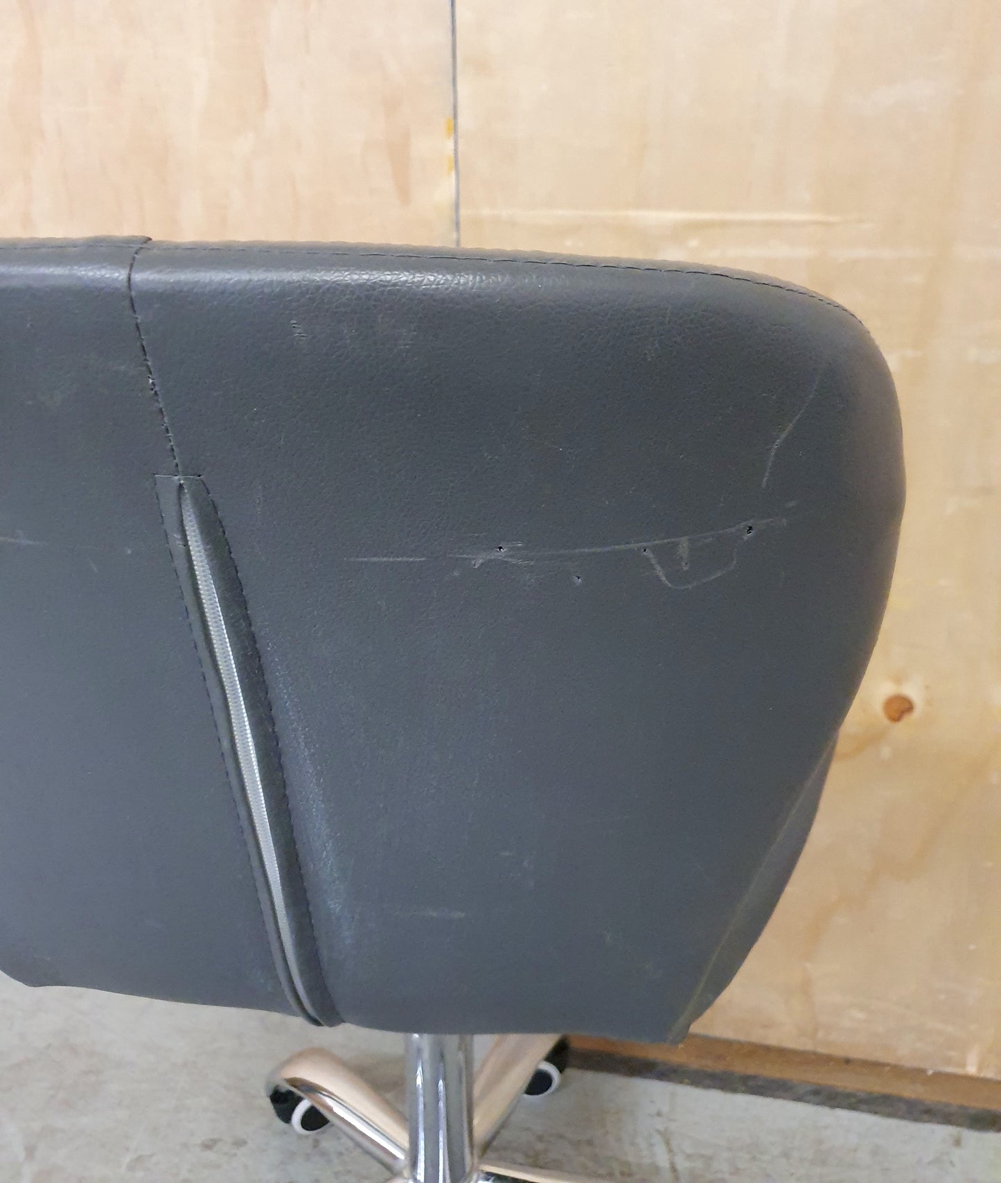 Small Grey Padded Office Chair with Chrome Base - 104121