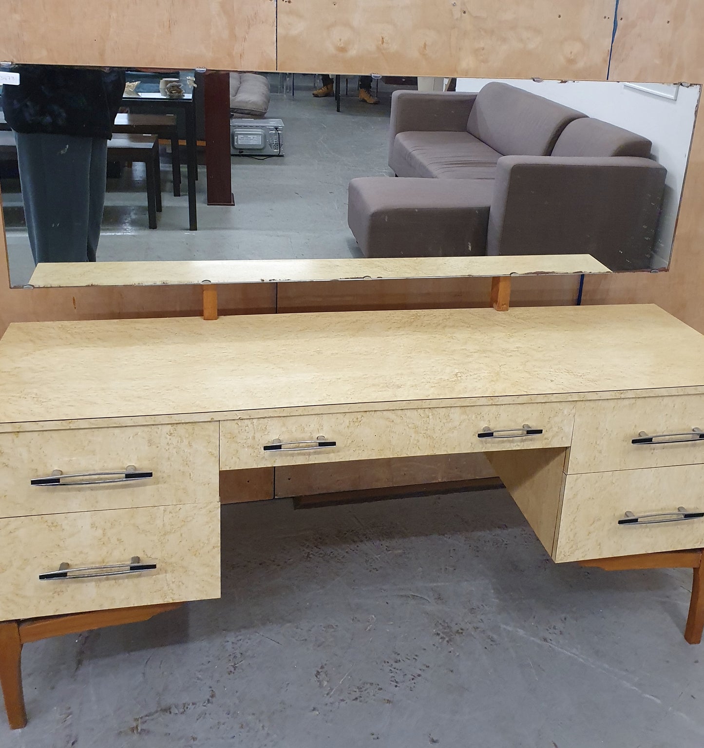 Vintage Wood Vaneer Beige Colour Dressing Table with Mirror - 103478