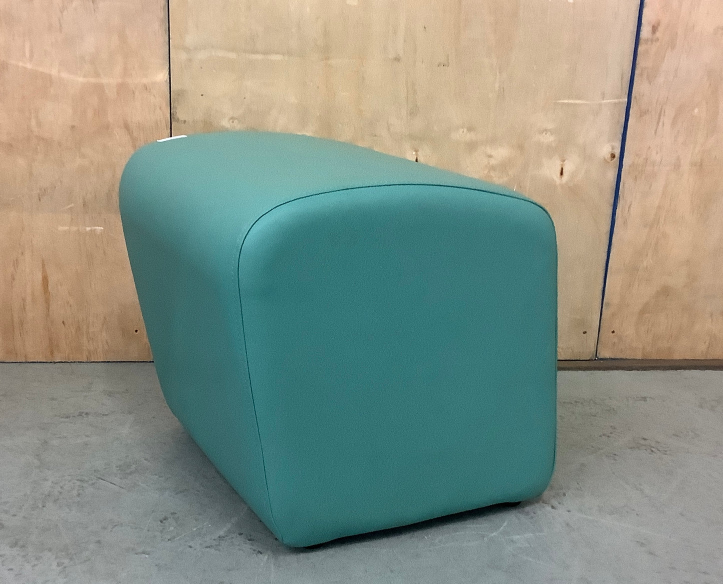 PINEAPPLE TURQUOISE FLOOR POUFFE - P102535