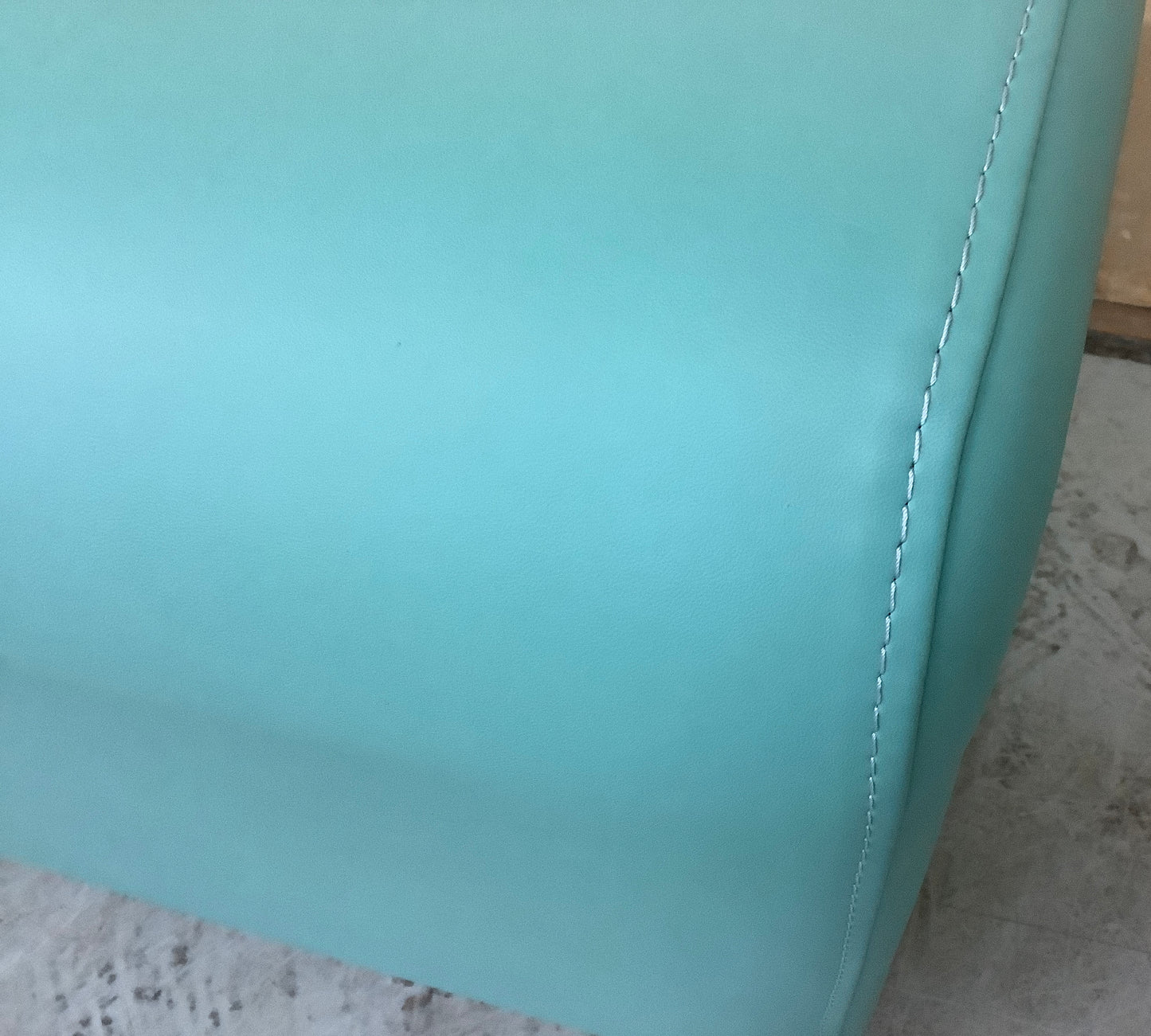 PINEAPPLE TURQUOISE FLOOR POUFFE - P102535