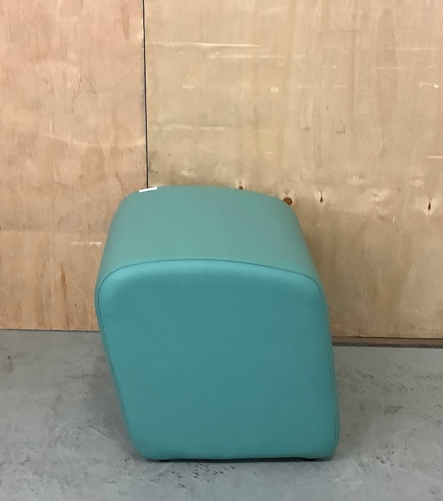 PINEAPPLE TURQUOISE FLOOR POUFFE - P102535