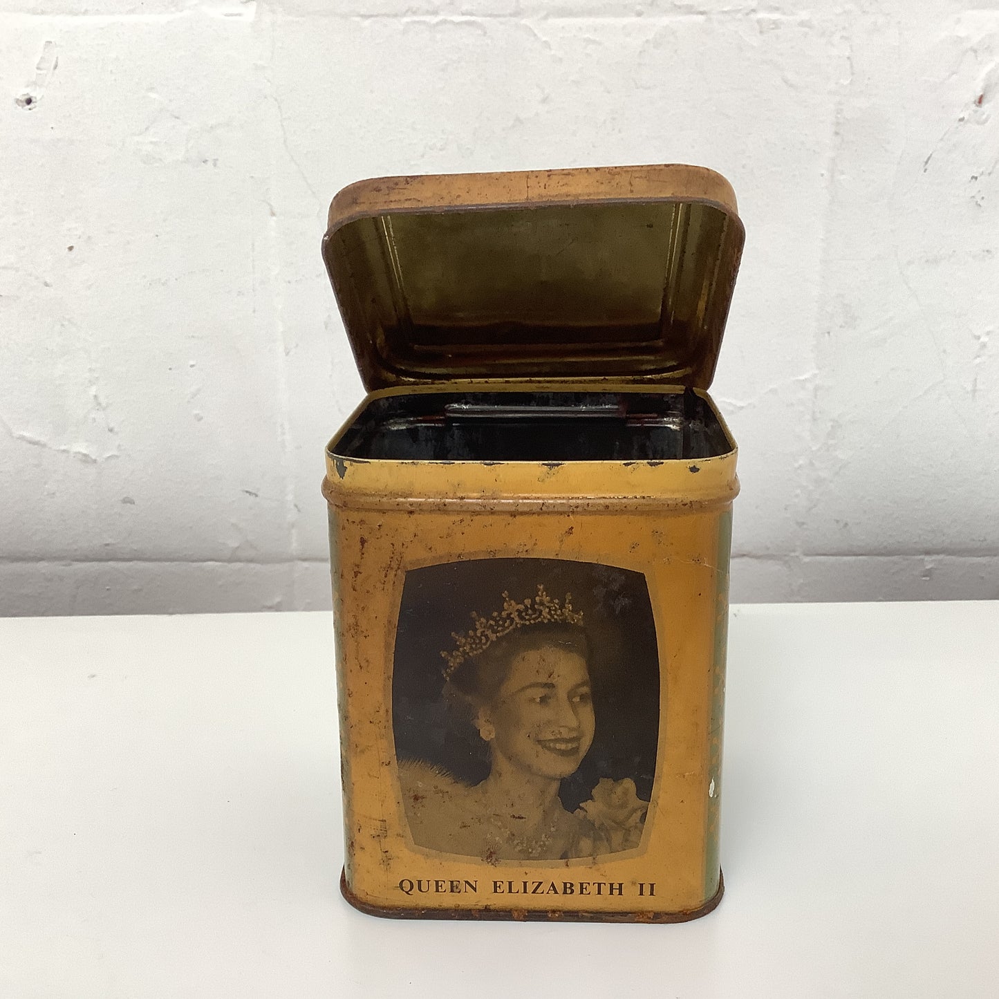 Queen Elizabeth Coronation 1953 Tea Tin - 020623-03