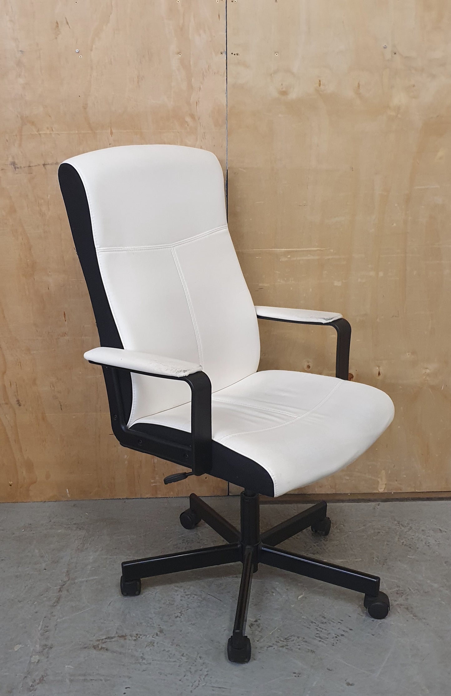 Black and White Faux Leather Height Adjustable Office Chair on Castor Wheels - 104834