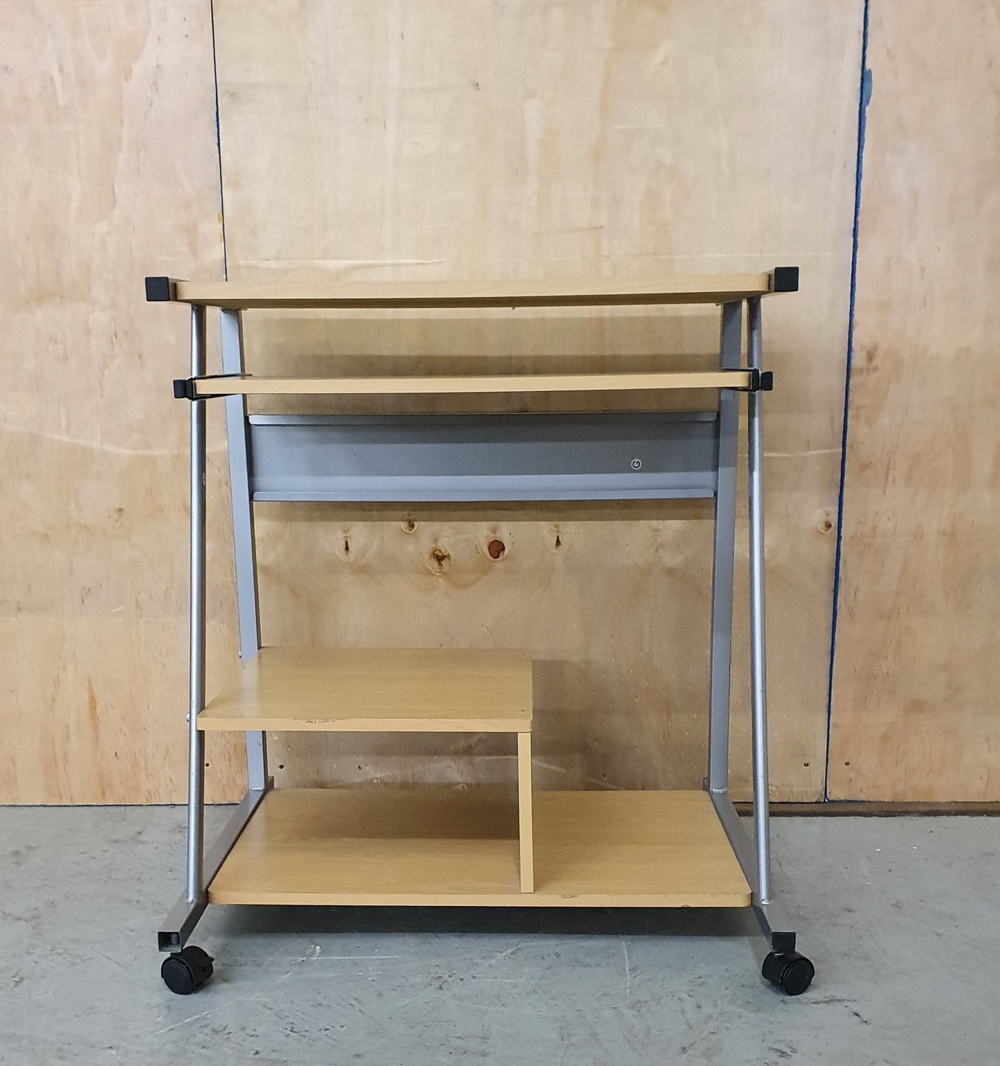 Small Office Desk on Castor Wheels - EL100974