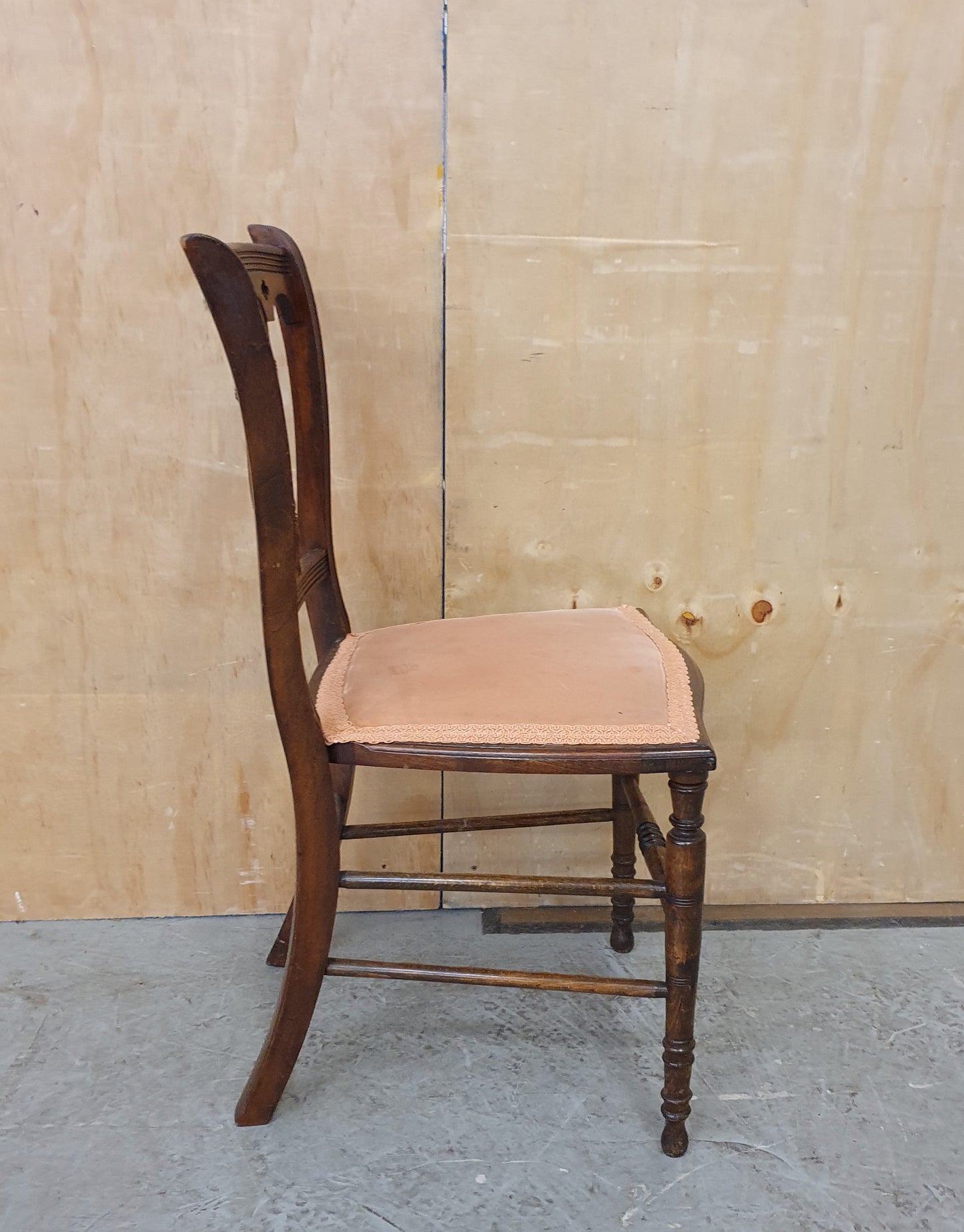 Vintage Single Dining Chair with Decorative Mahogany Frame - EL104484