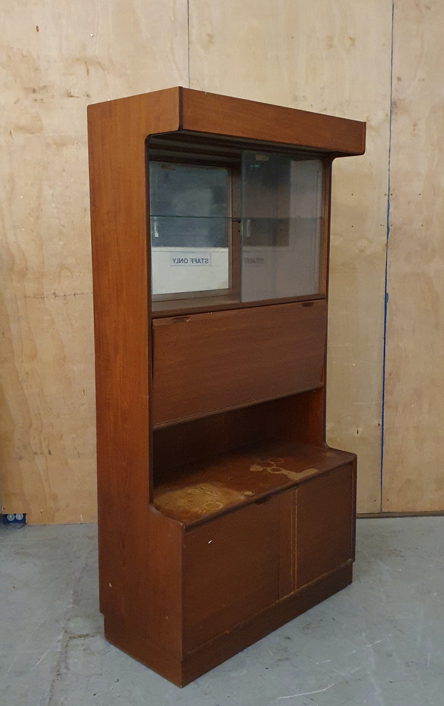 Vintage Sliding Glass Door Display Cabinet with Pull Out Middle Door and Bottom Cupboard - EL104538