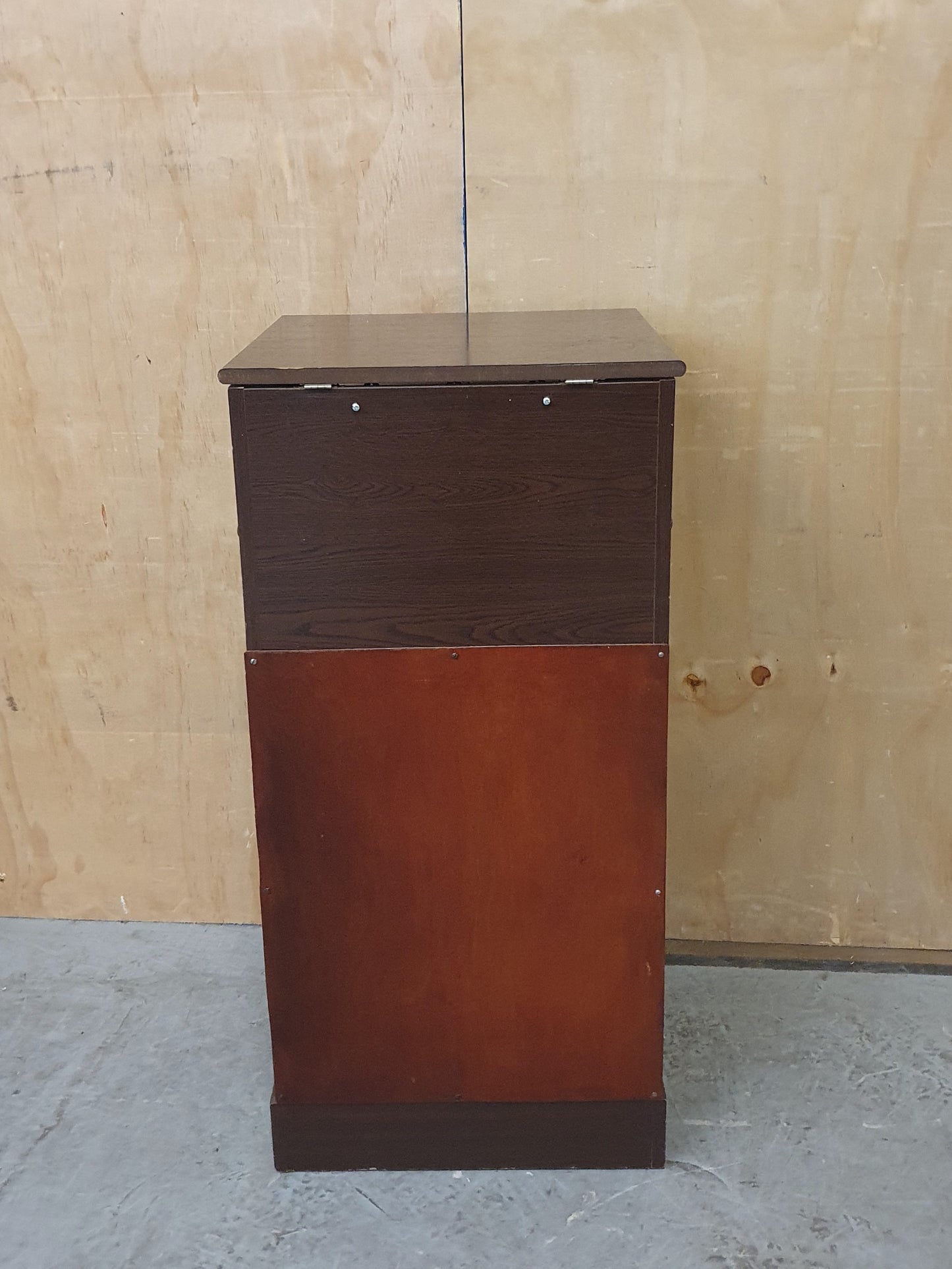 Mahogany Glass Door Cabinet with 1 Internal Shelf - EL104533