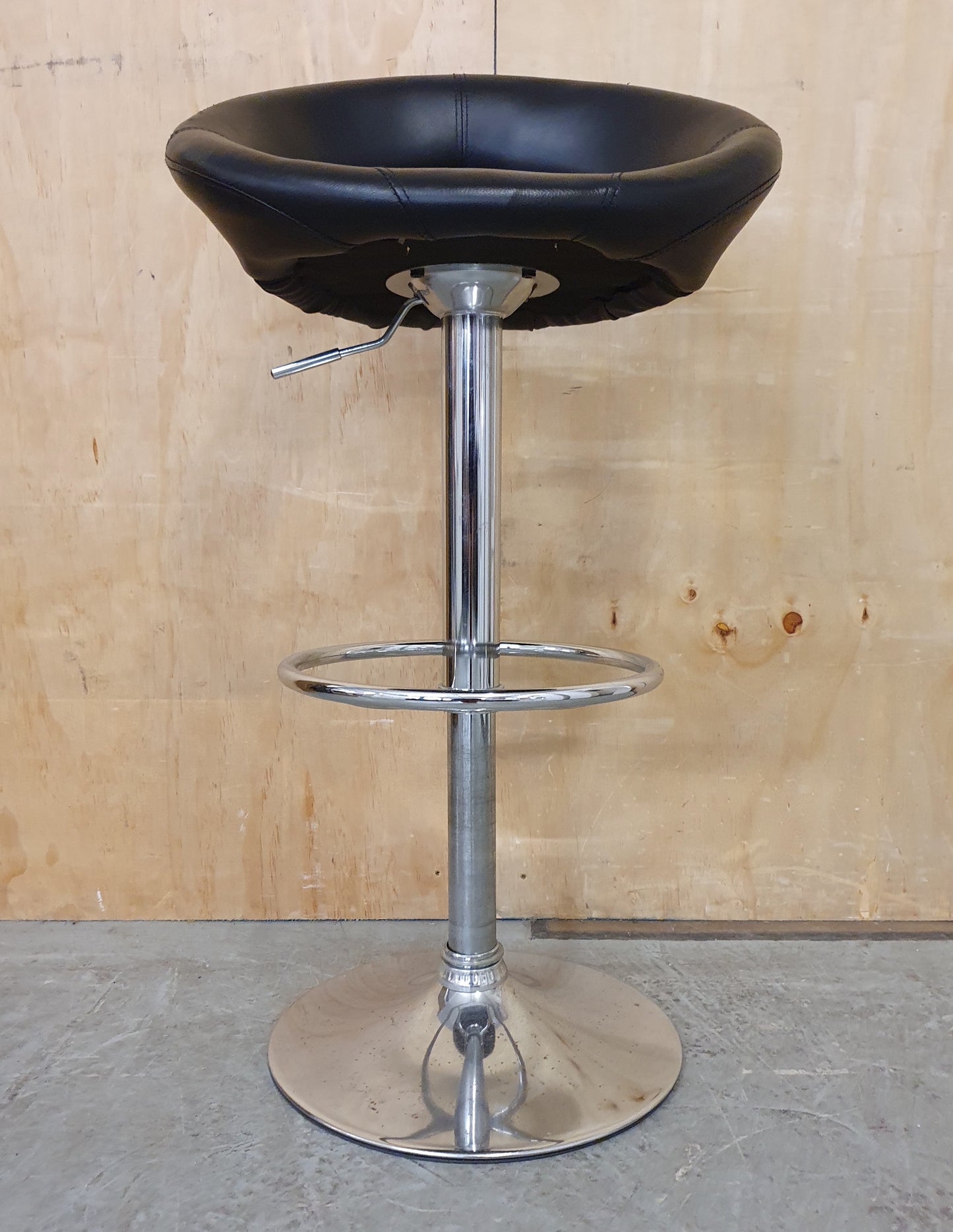 Single Black Faux Leather Height Adjustable Bar Stool with Chrome Base - EL104577