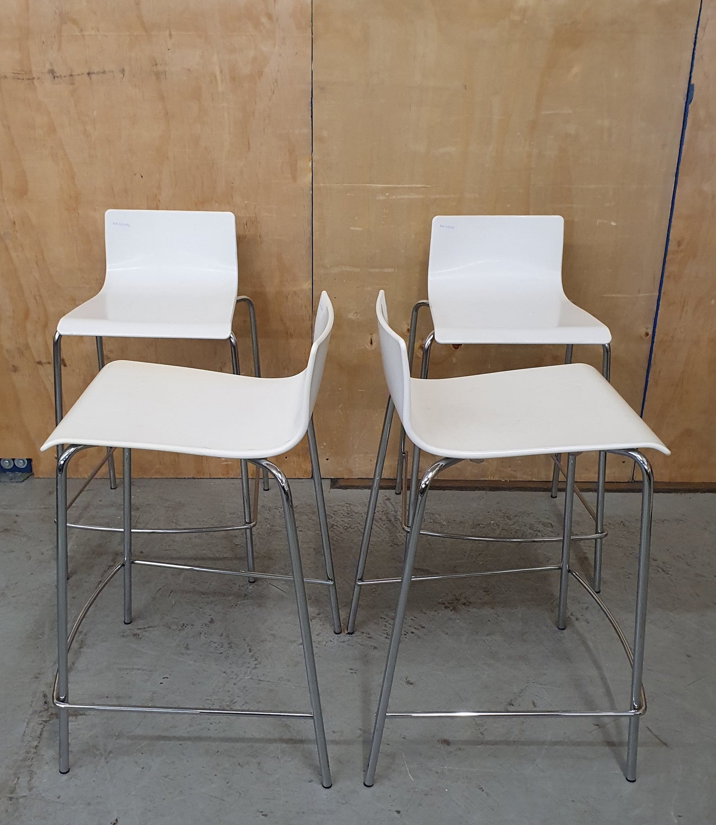 4 Matching White Stackable Bar Stools with Chrome Frame - RN103202 / RN103203 / RN103193 / RN103200