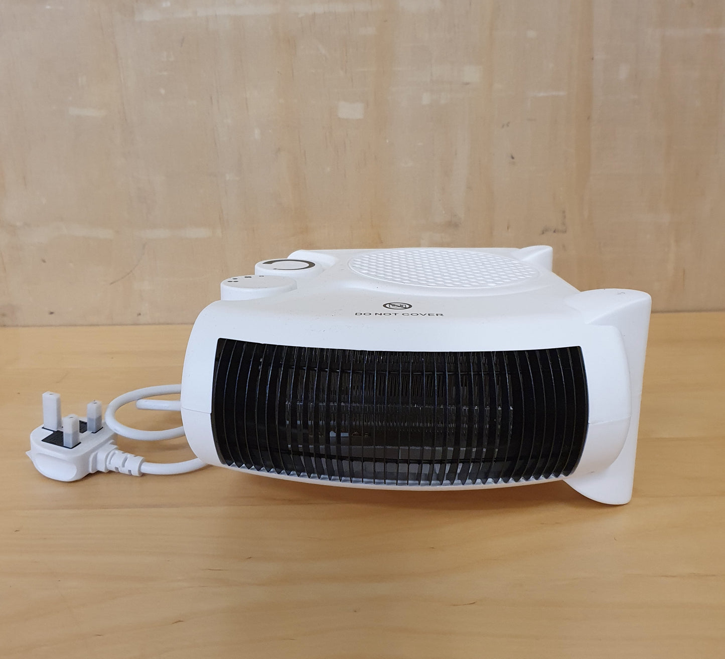 PLUMB RIGHT 2KW White Small Electric Fan Heater - 180125-17