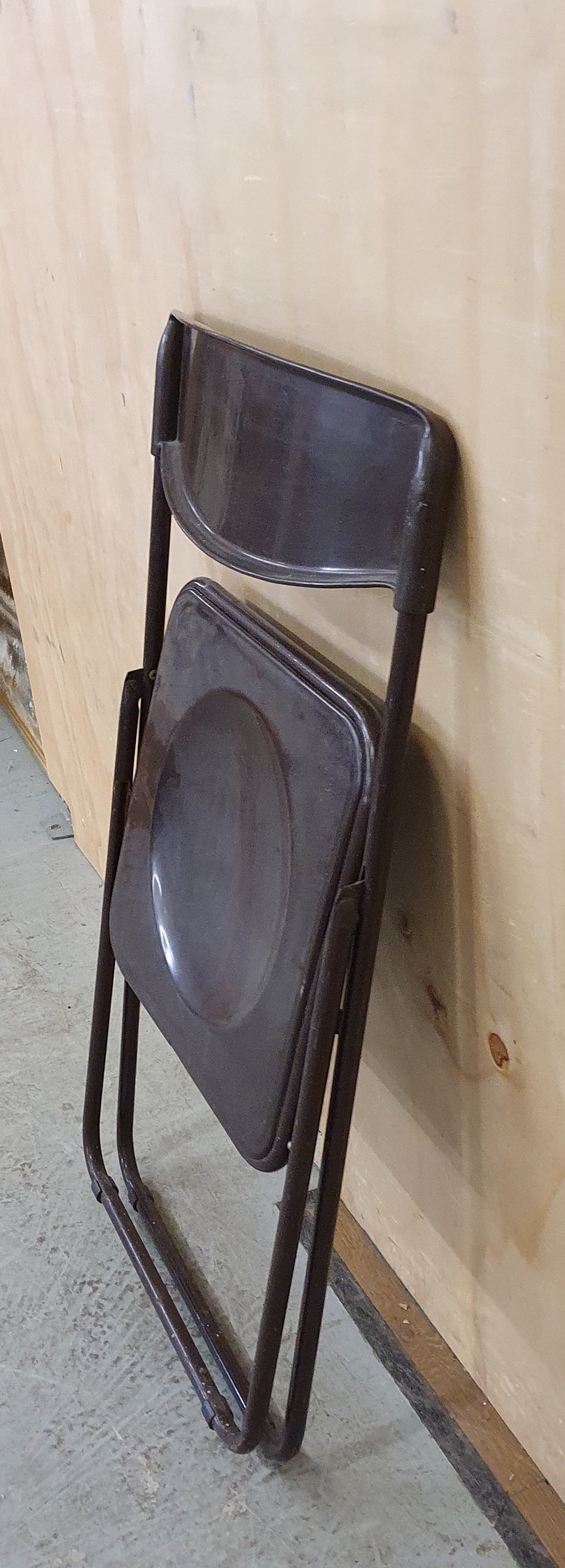 Single Brown Metal Folding Chair - 010525-01