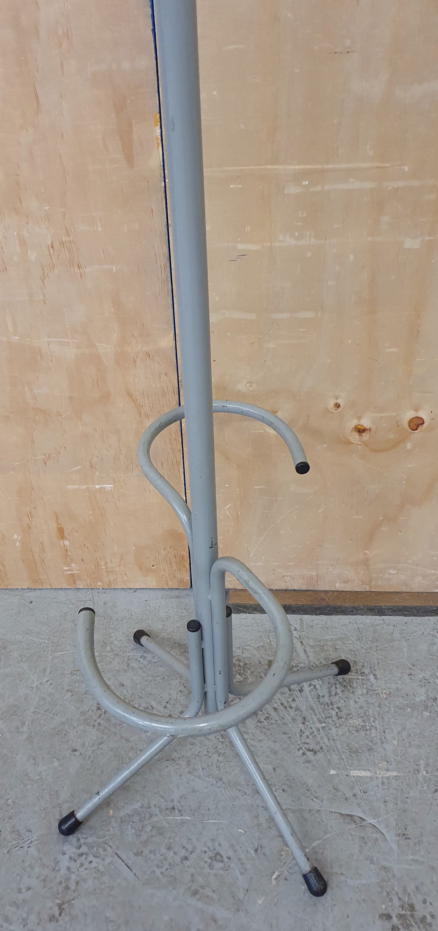 Grey Metal Freestanding Coat Stand - 040725-01