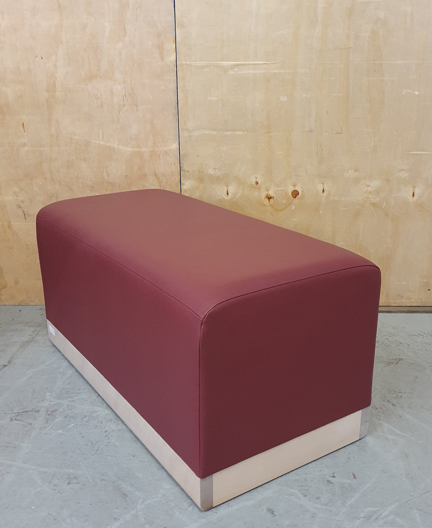 PINEAPPLE Doorne Double Modular Seat in Aston Wine - P102565