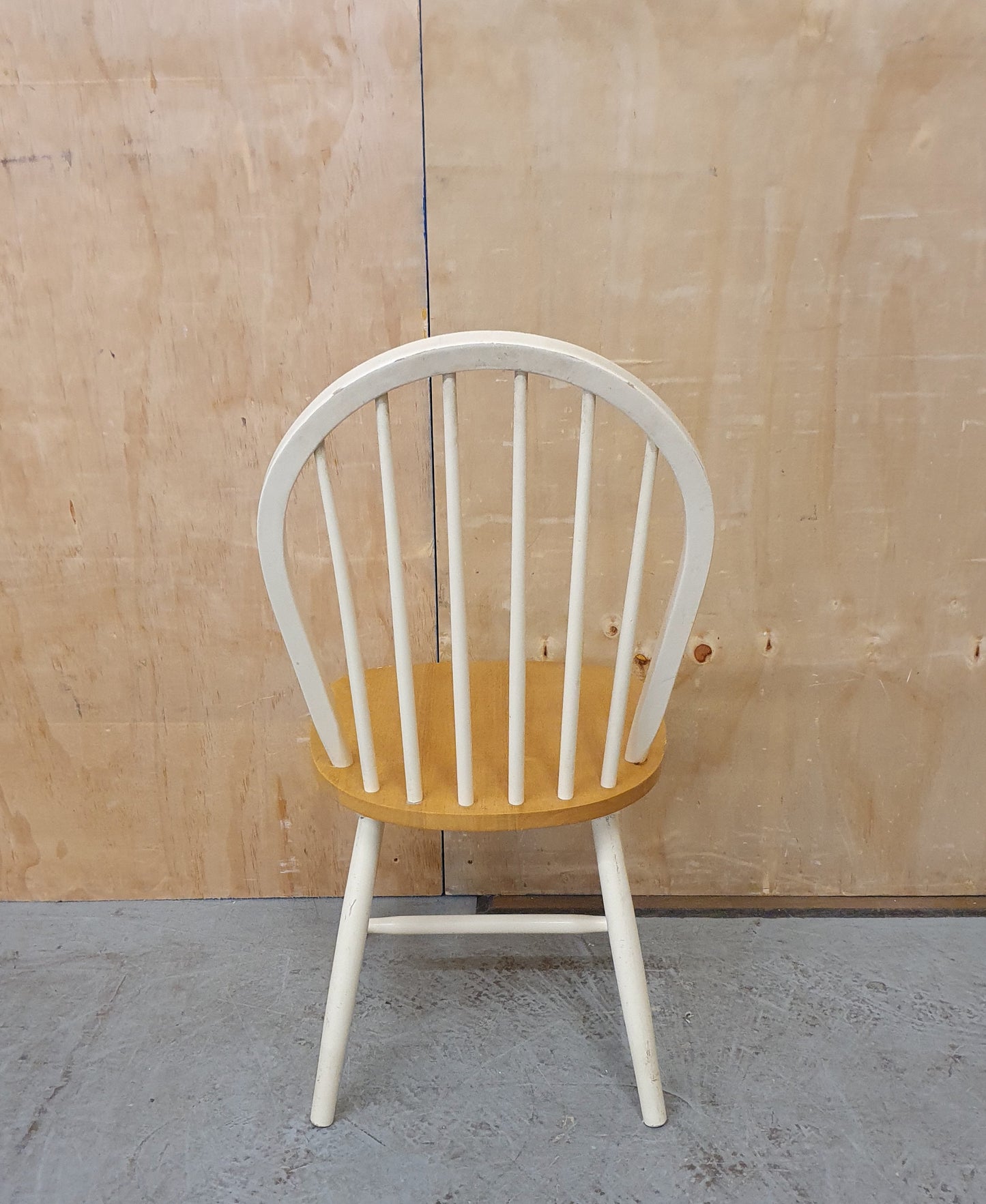 Single Wooden Spindle Back Chair - EL103995