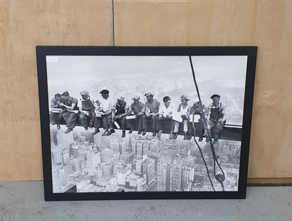 New York Steel Workers Lunch Atop a Skyscraper - EL101311